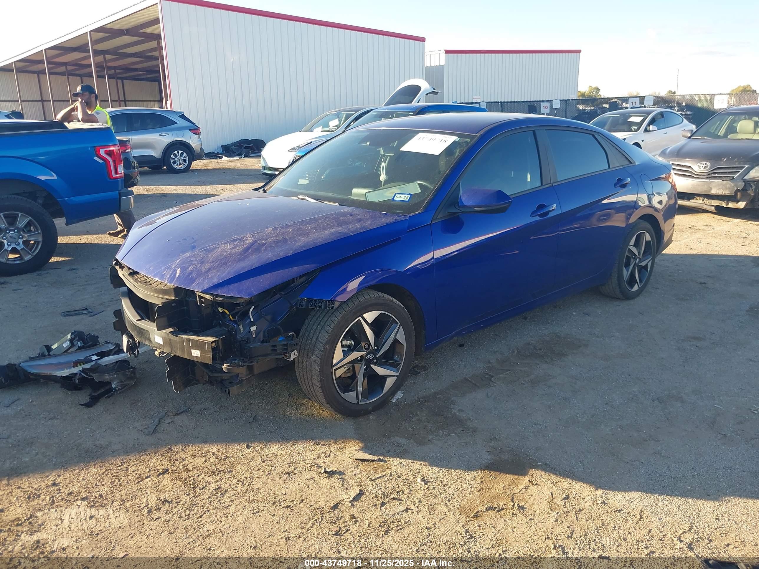 HYUNDAI ELANTRA image 2
