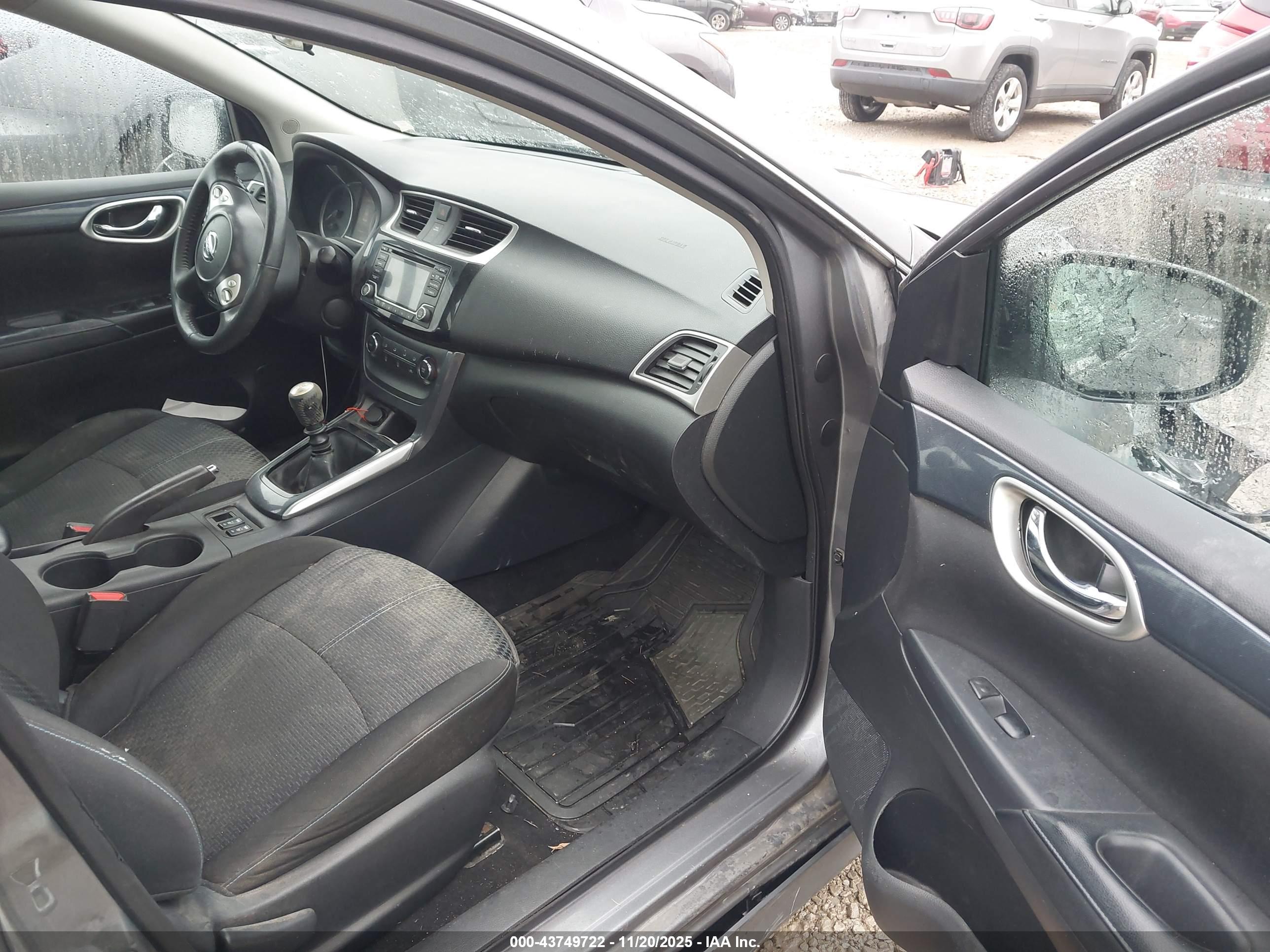 NISSAN SENTRA image 5