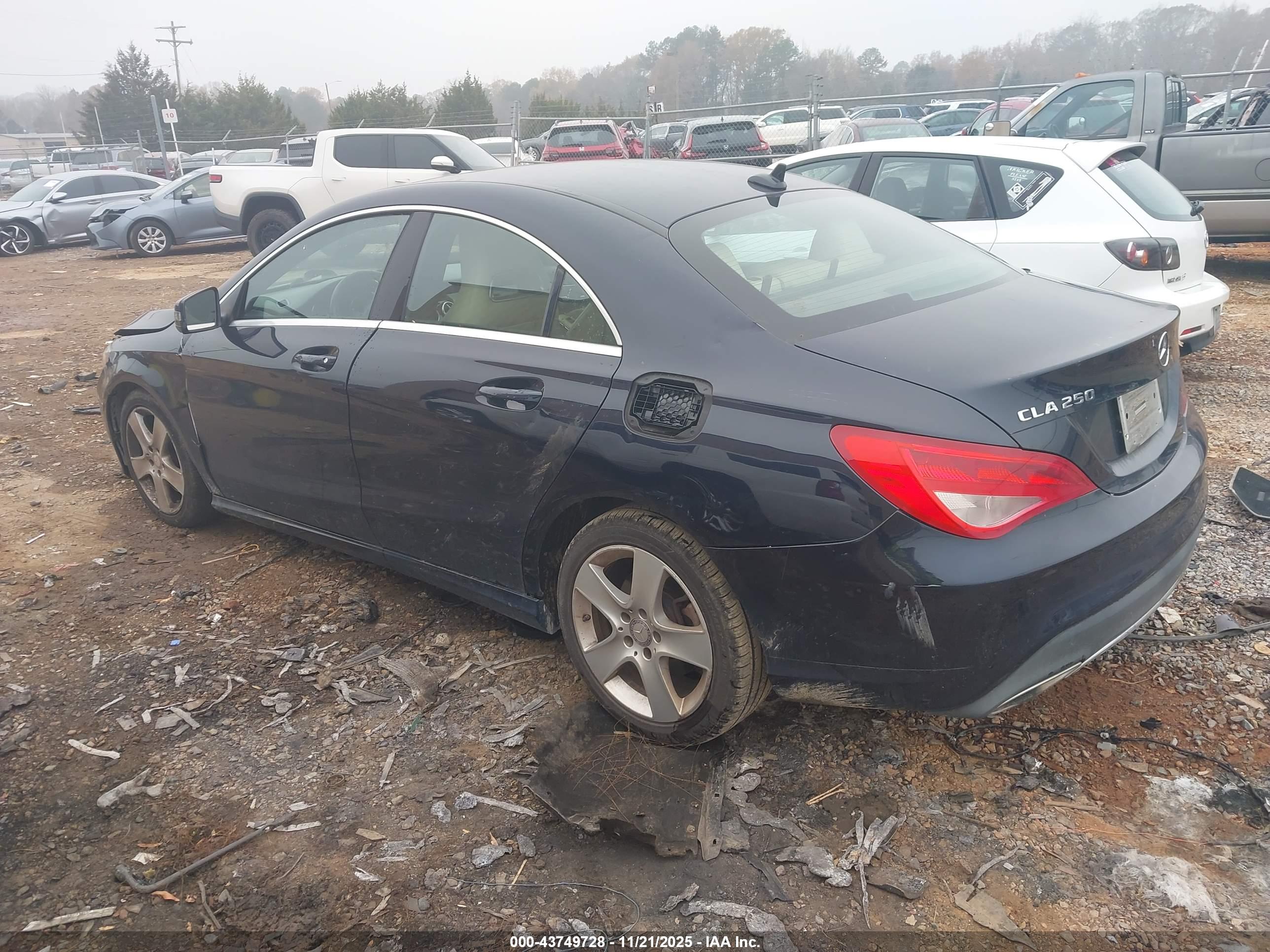 MERCEDES-BENZ CLA image 3