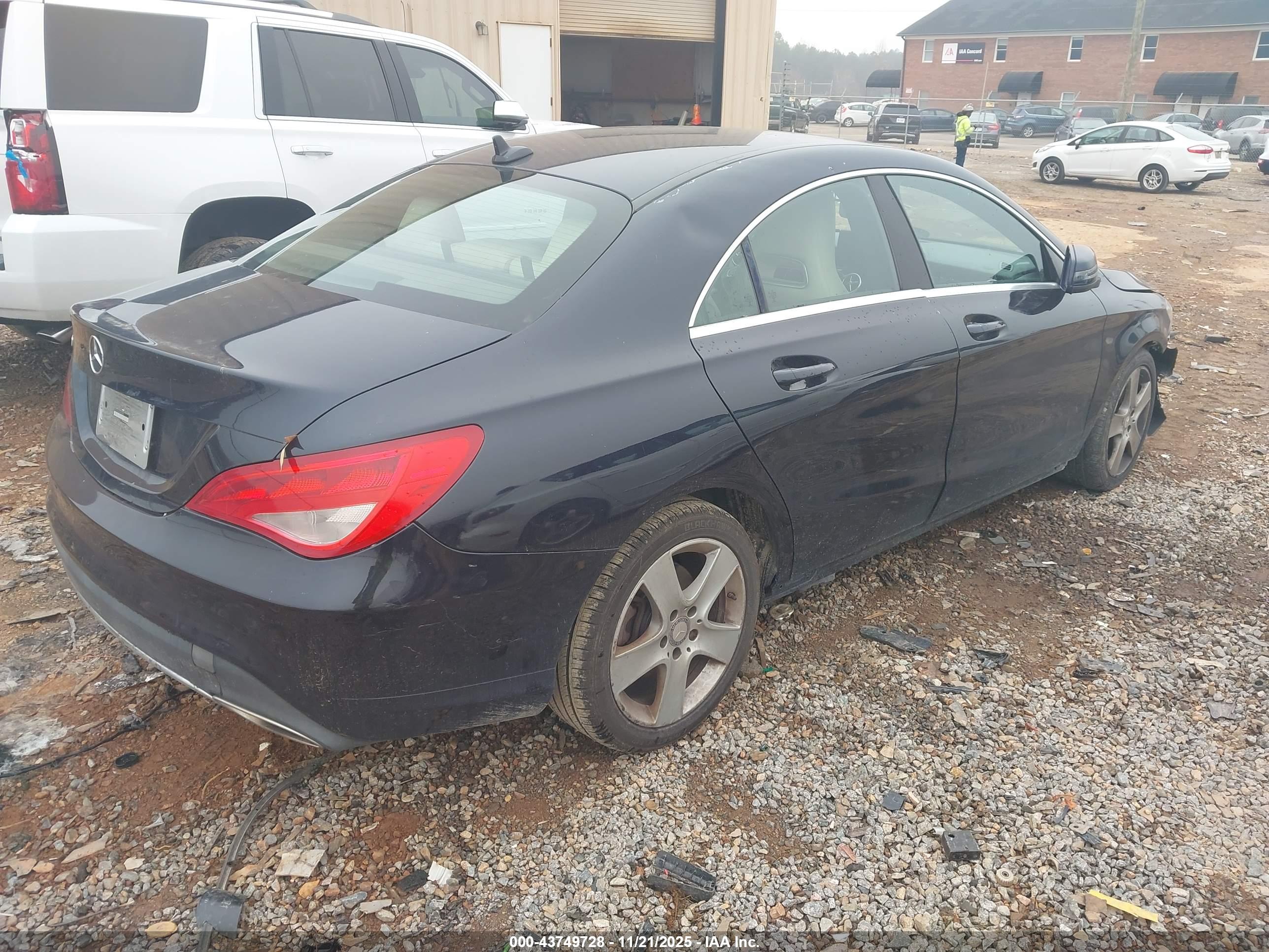 MERCEDES-BENZ CLA image 4