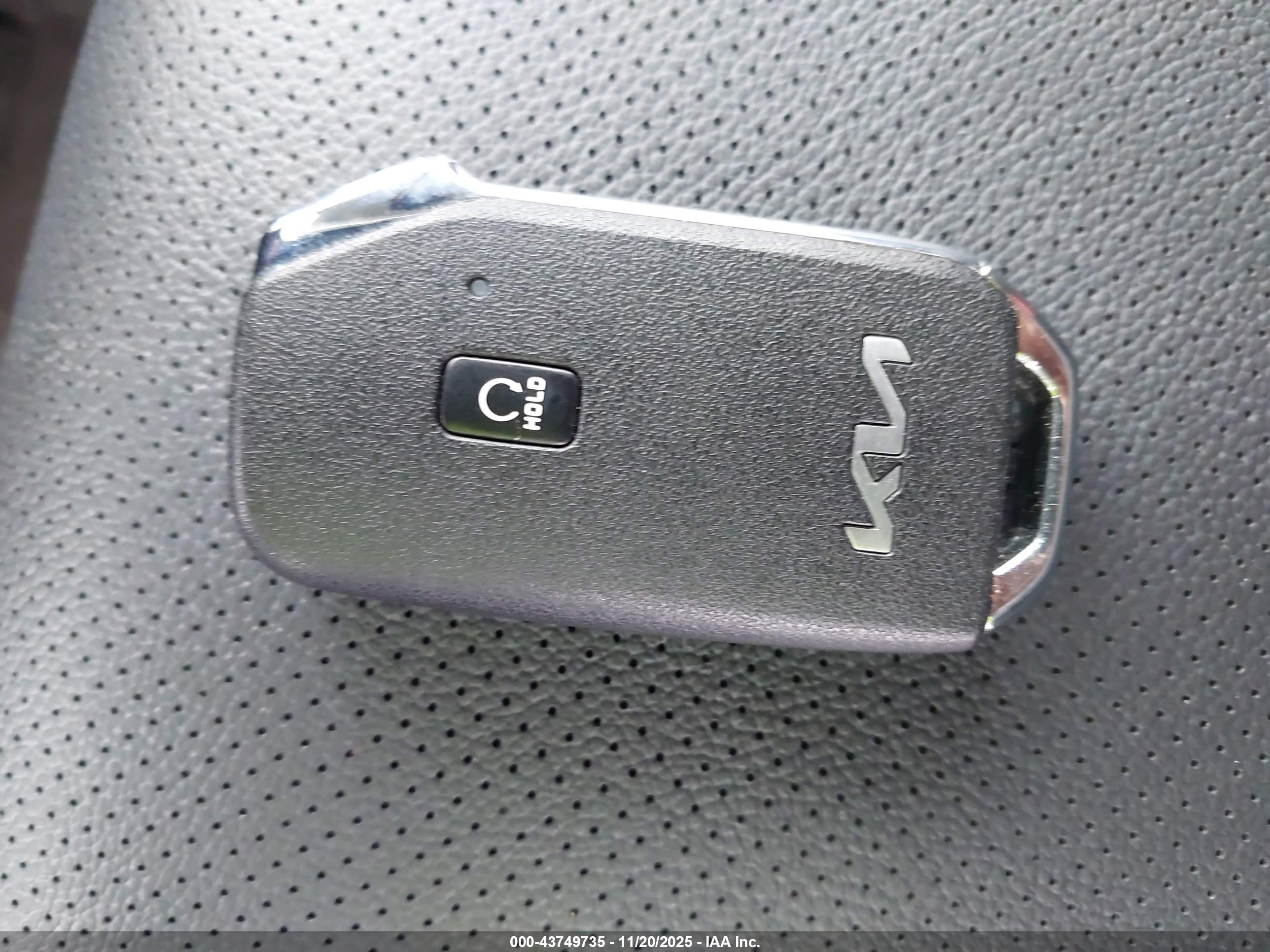 KIA SPORTAGE image 11