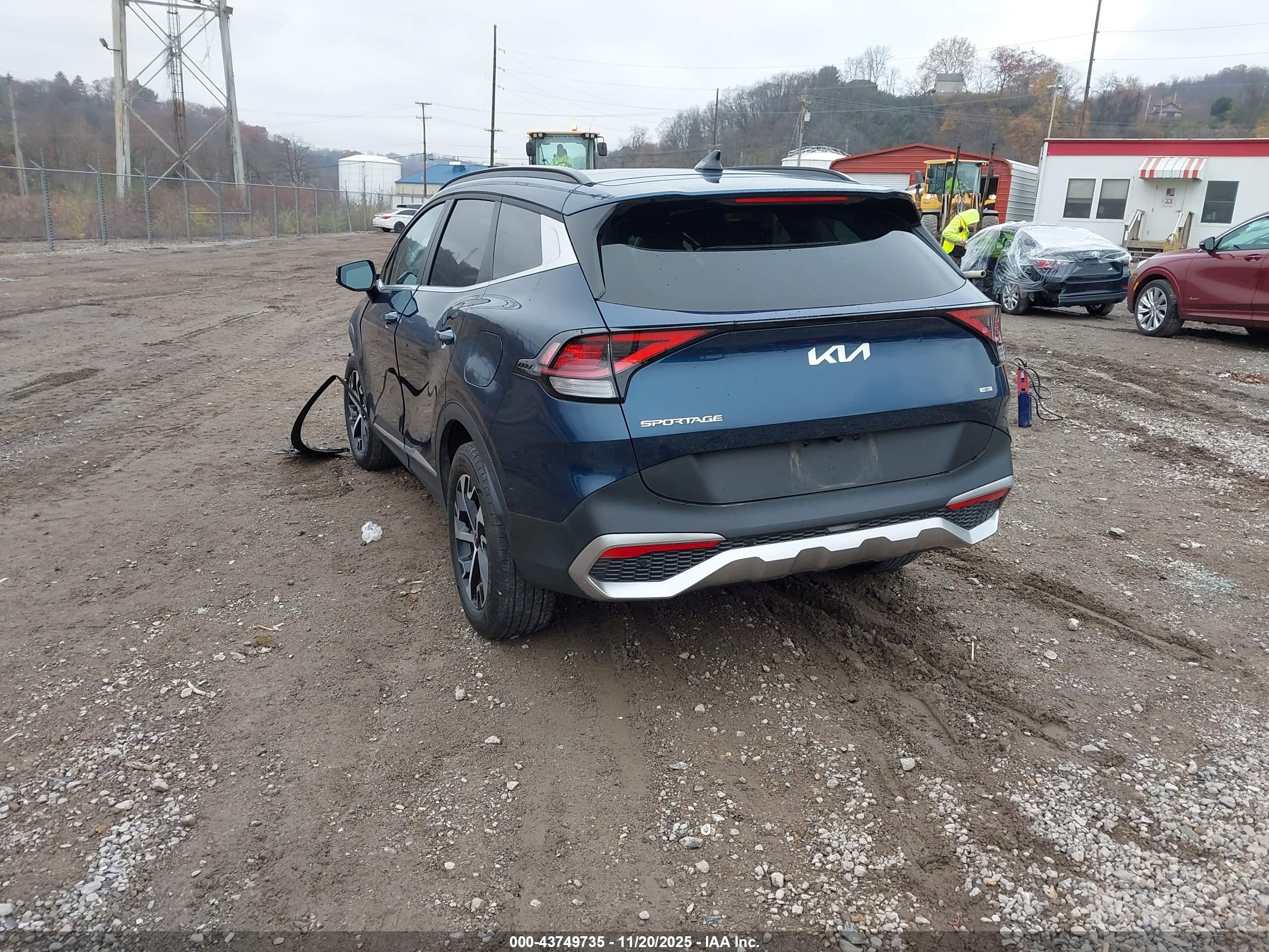KIA SPORTAGE image 3