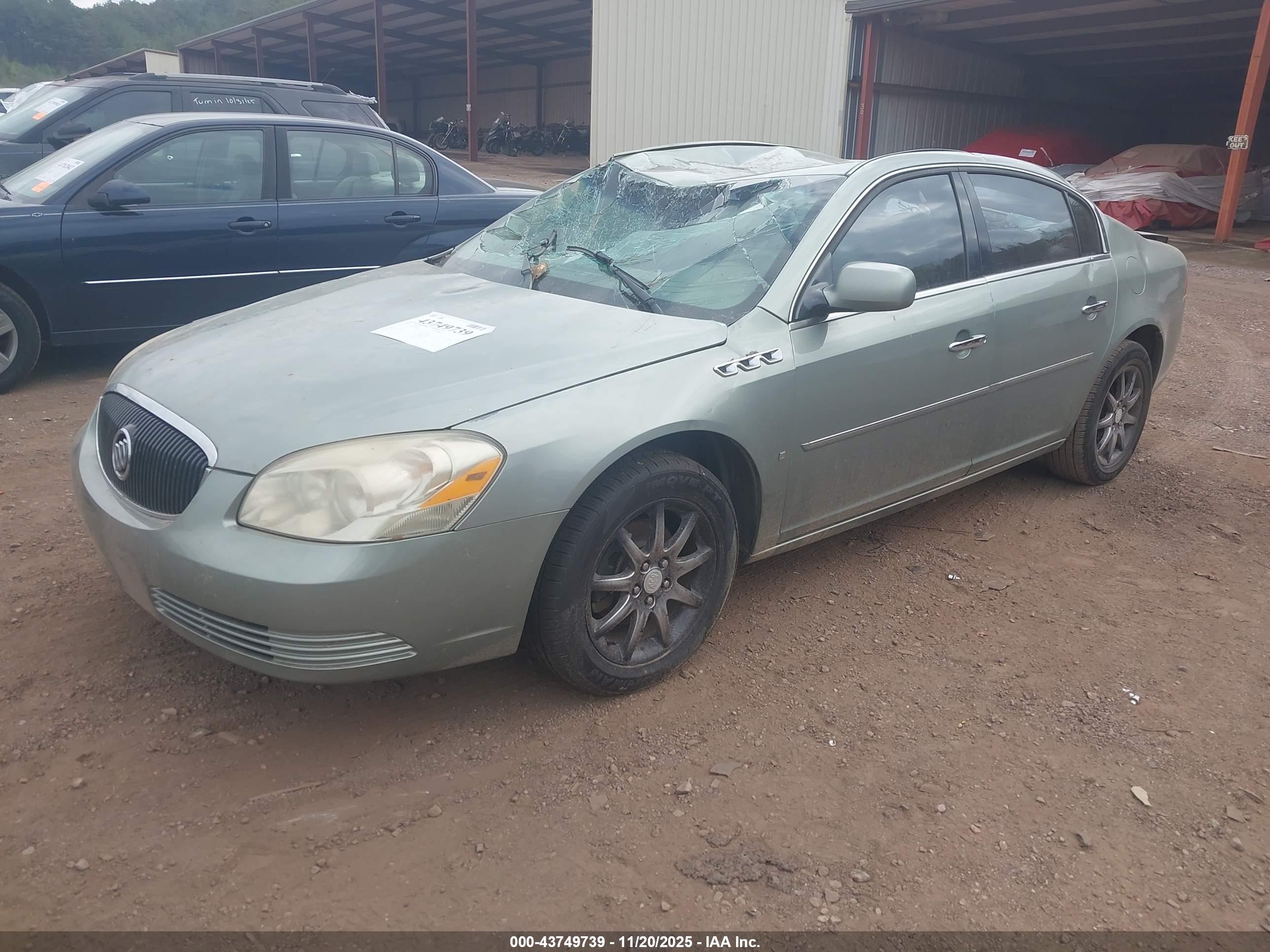 BUICK LUCERNE image 2