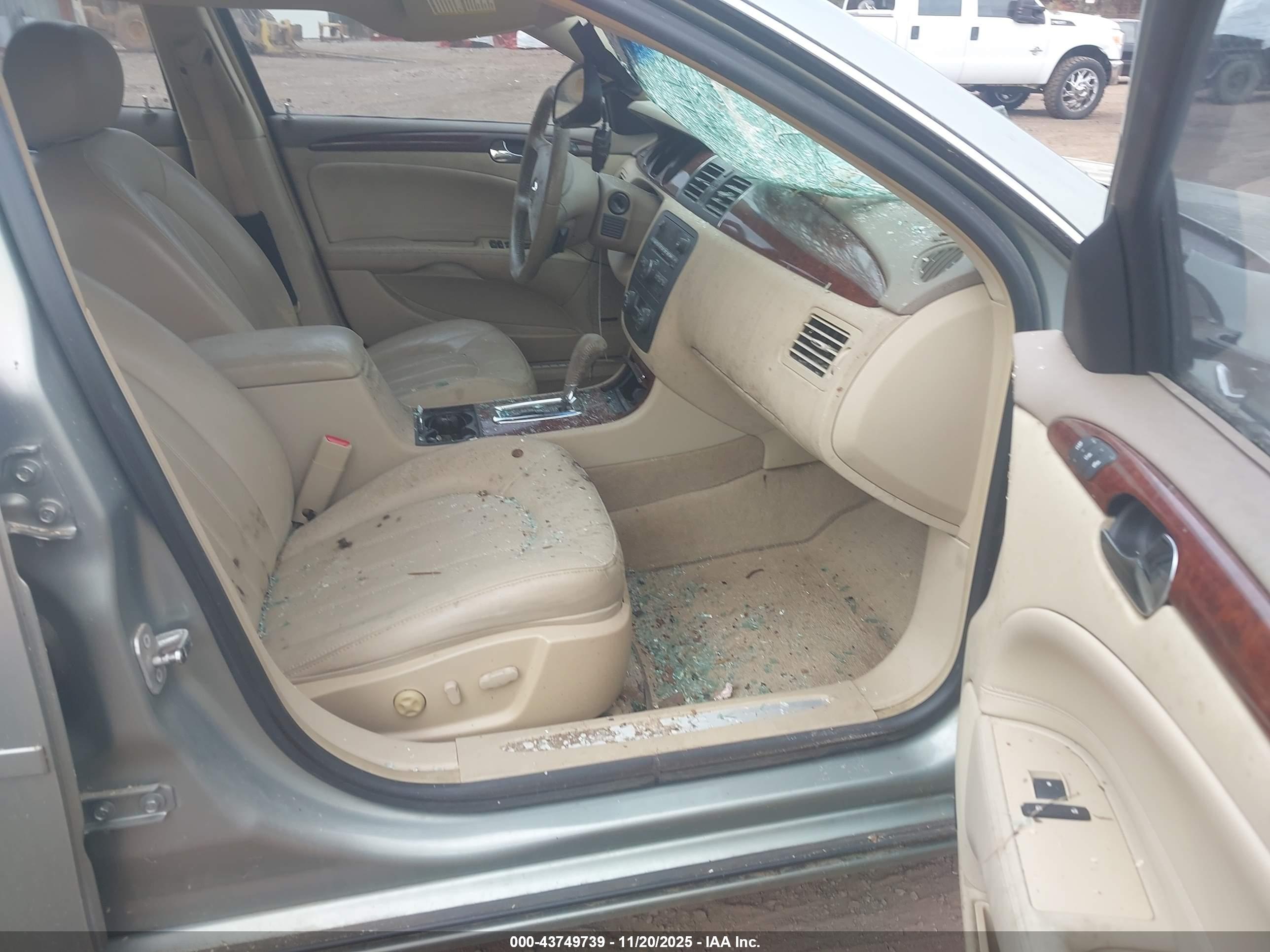 BUICK LUCERNE image 5