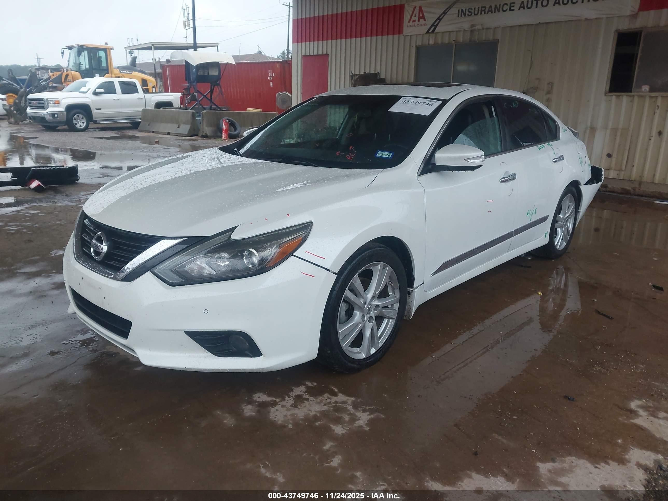 NISSAN ALTIMA image 2