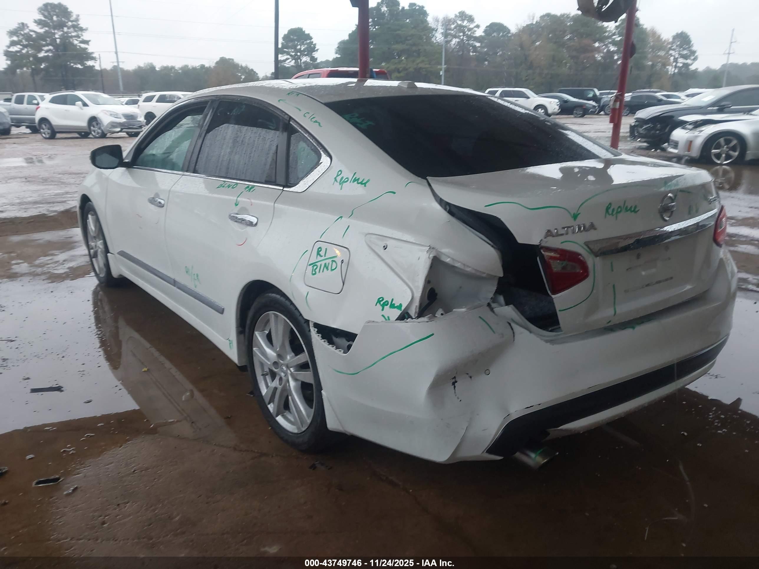 NISSAN ALTIMA image 3