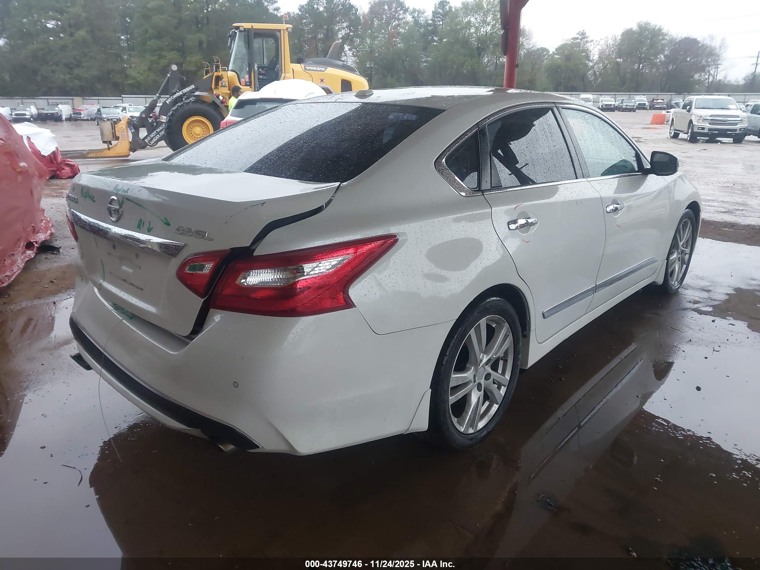 NISSAN ALTIMA image 4