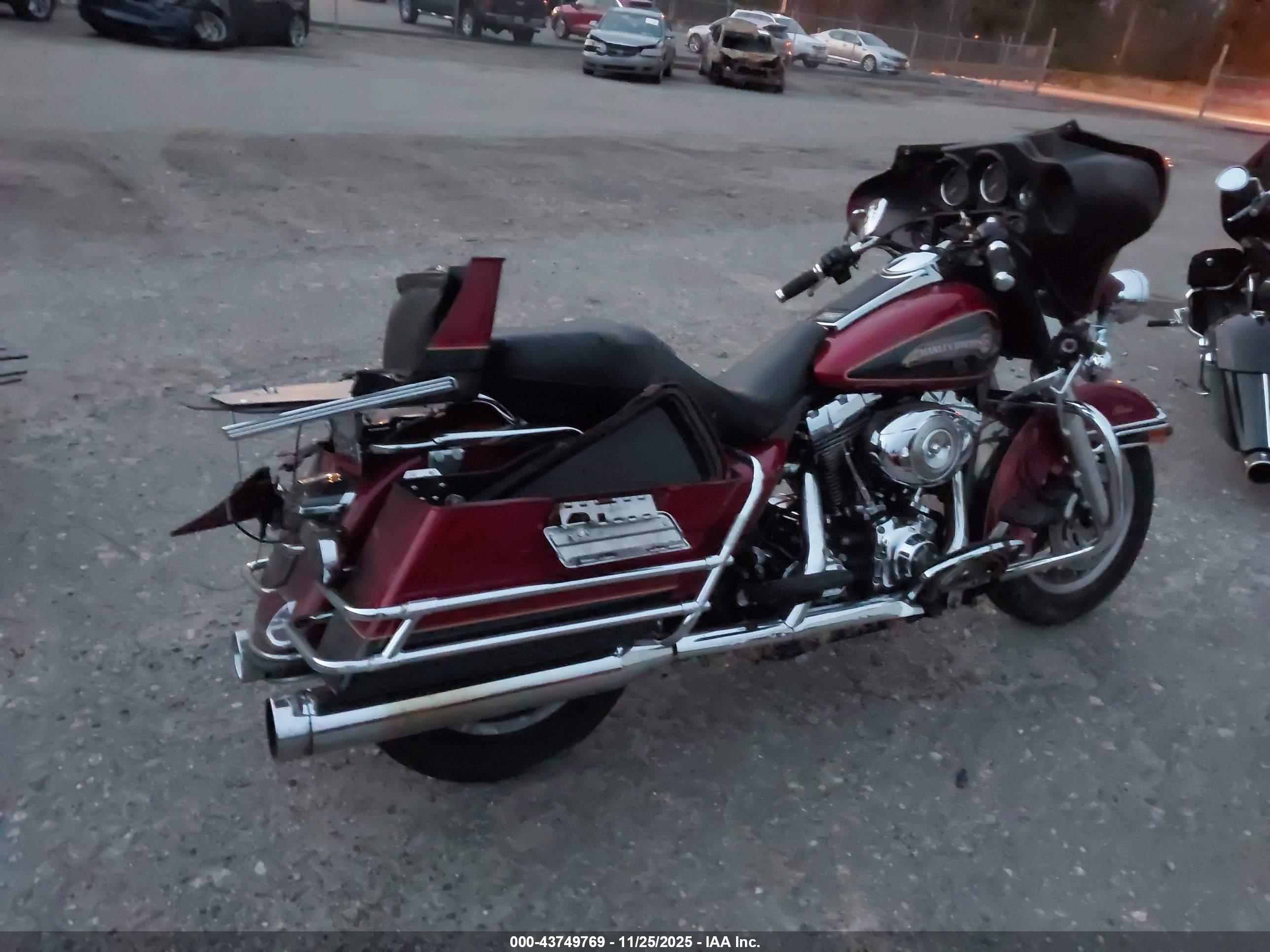 HARLEY-DAVIDSON FLHT image 4