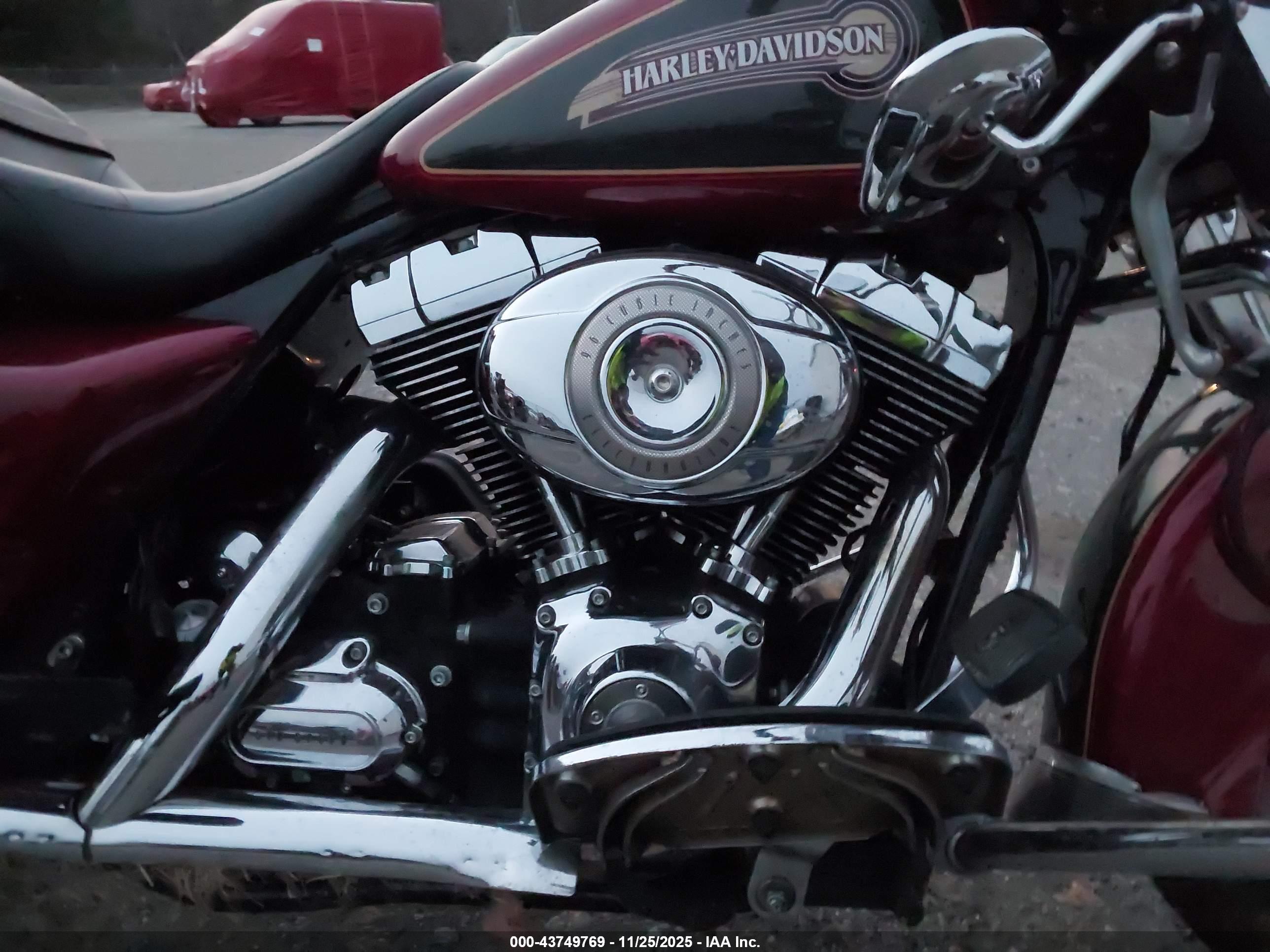 HARLEY-DAVIDSON FLHT image 8