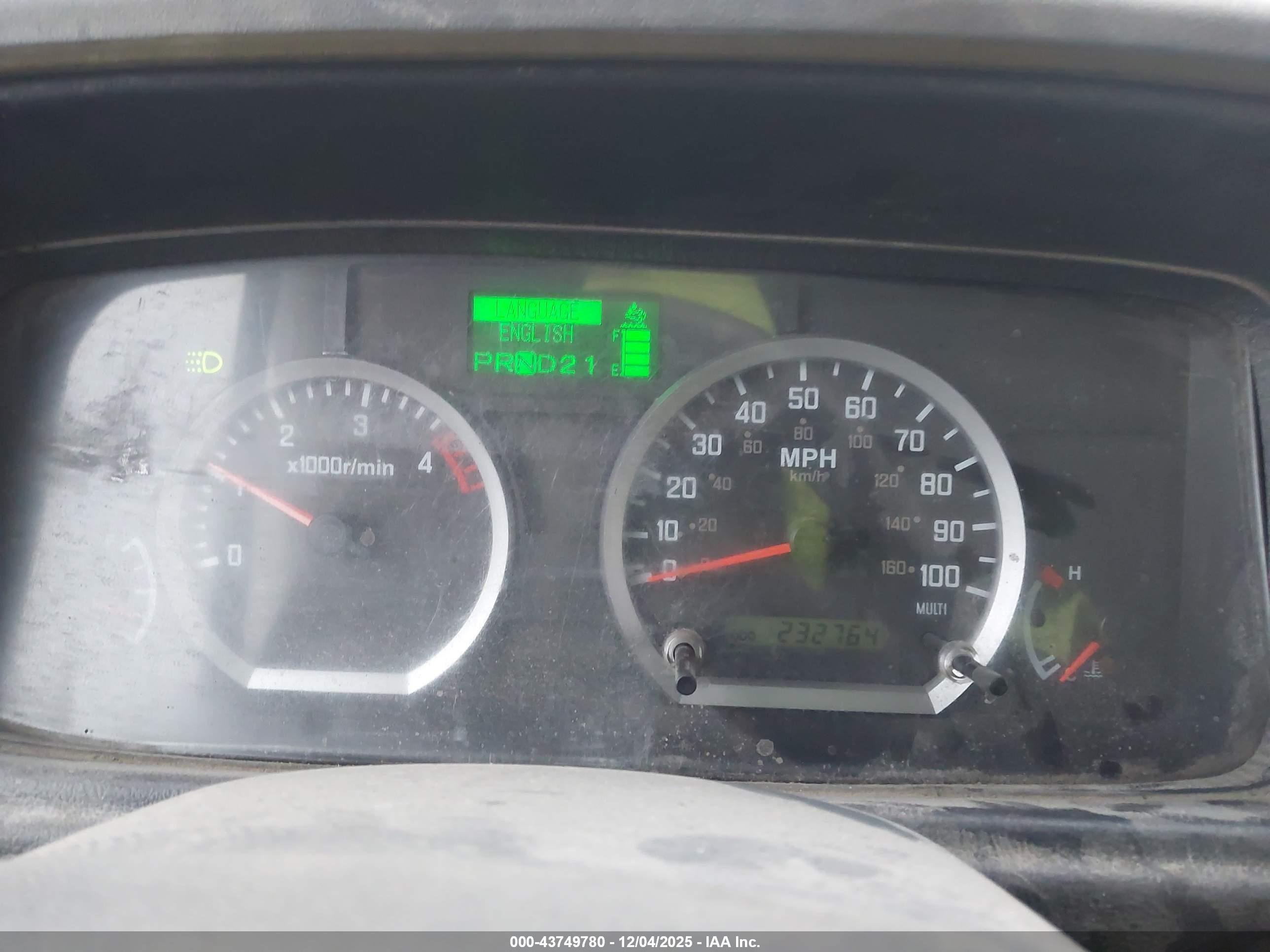 ISUZU COMMERCIAL image 6