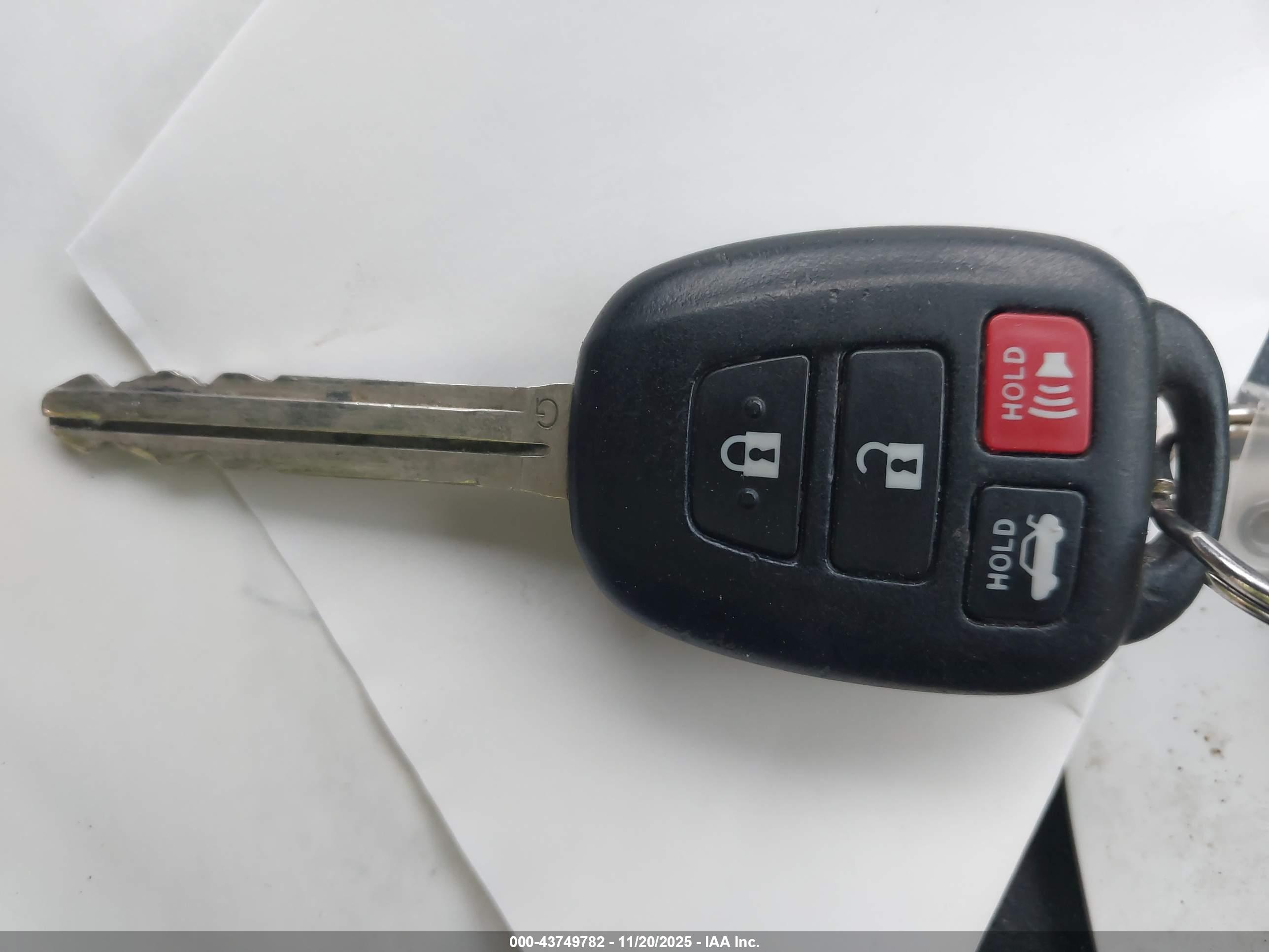 TOYOTA CAMRY image 11