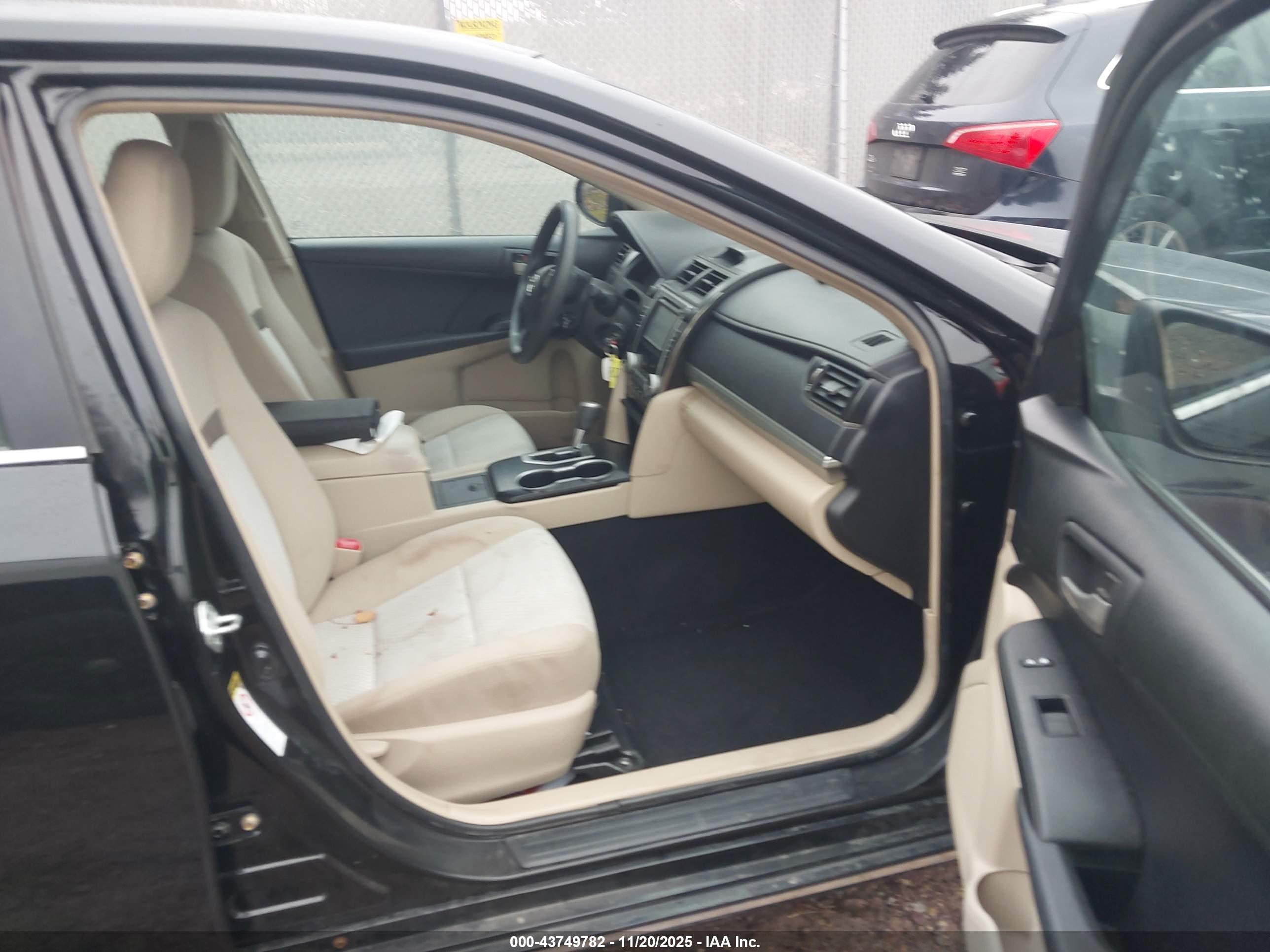 TOYOTA CAMRY image 5
