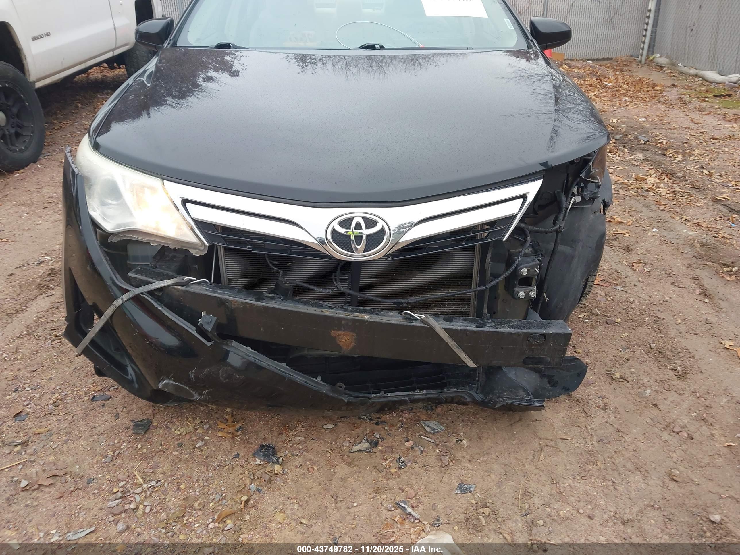 TOYOTA CAMRY image 6
