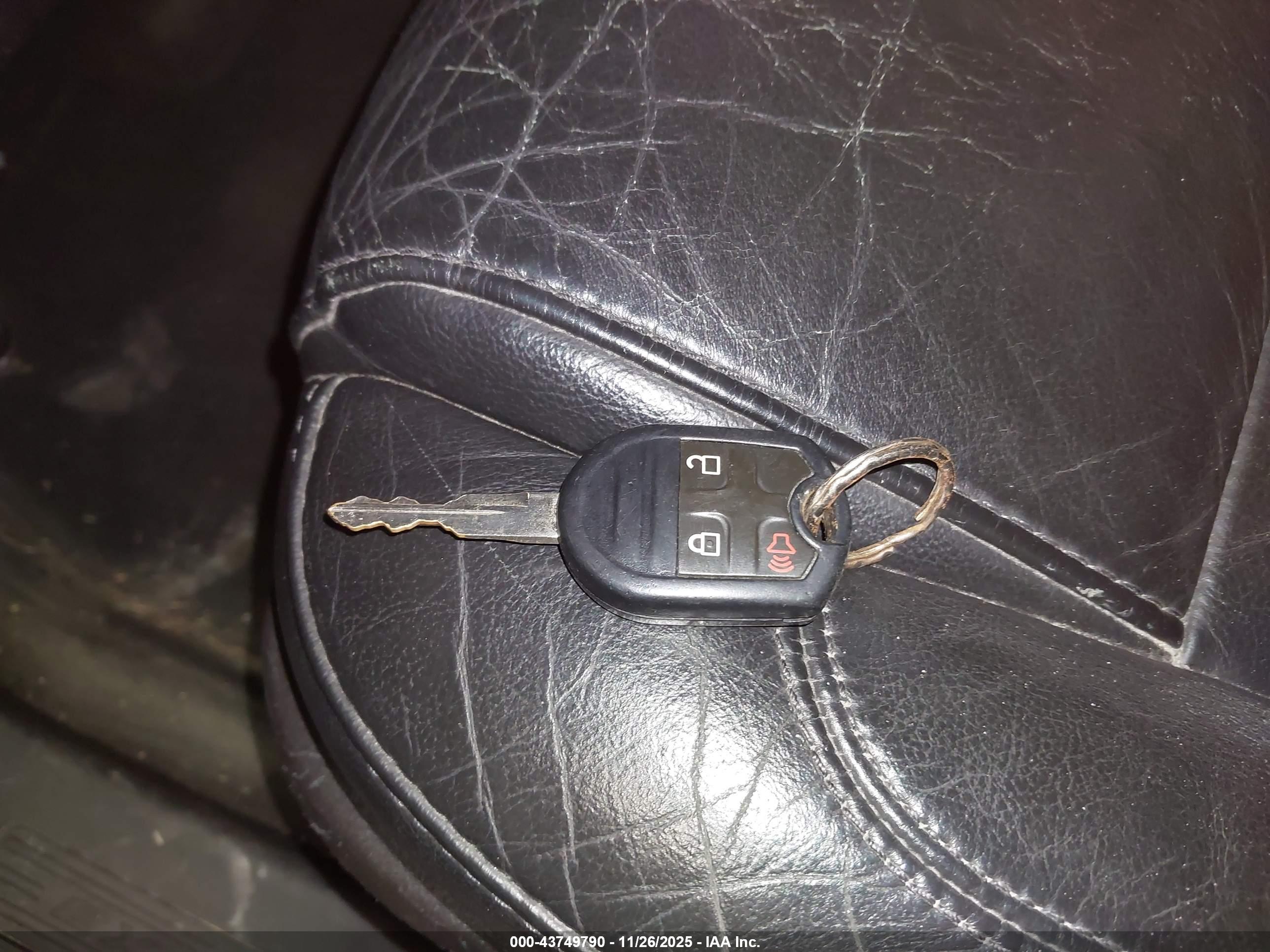 FORD EXPLORER image 11