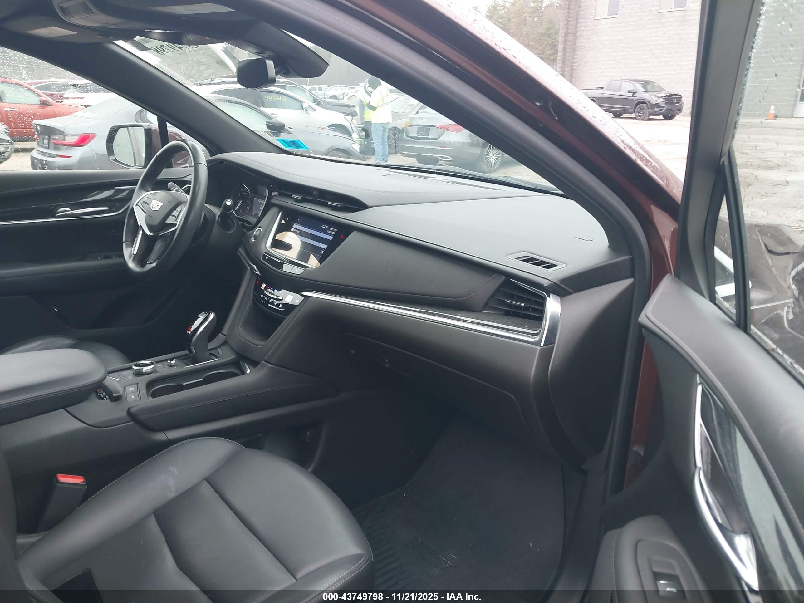 CADILLAC XT5 image 5