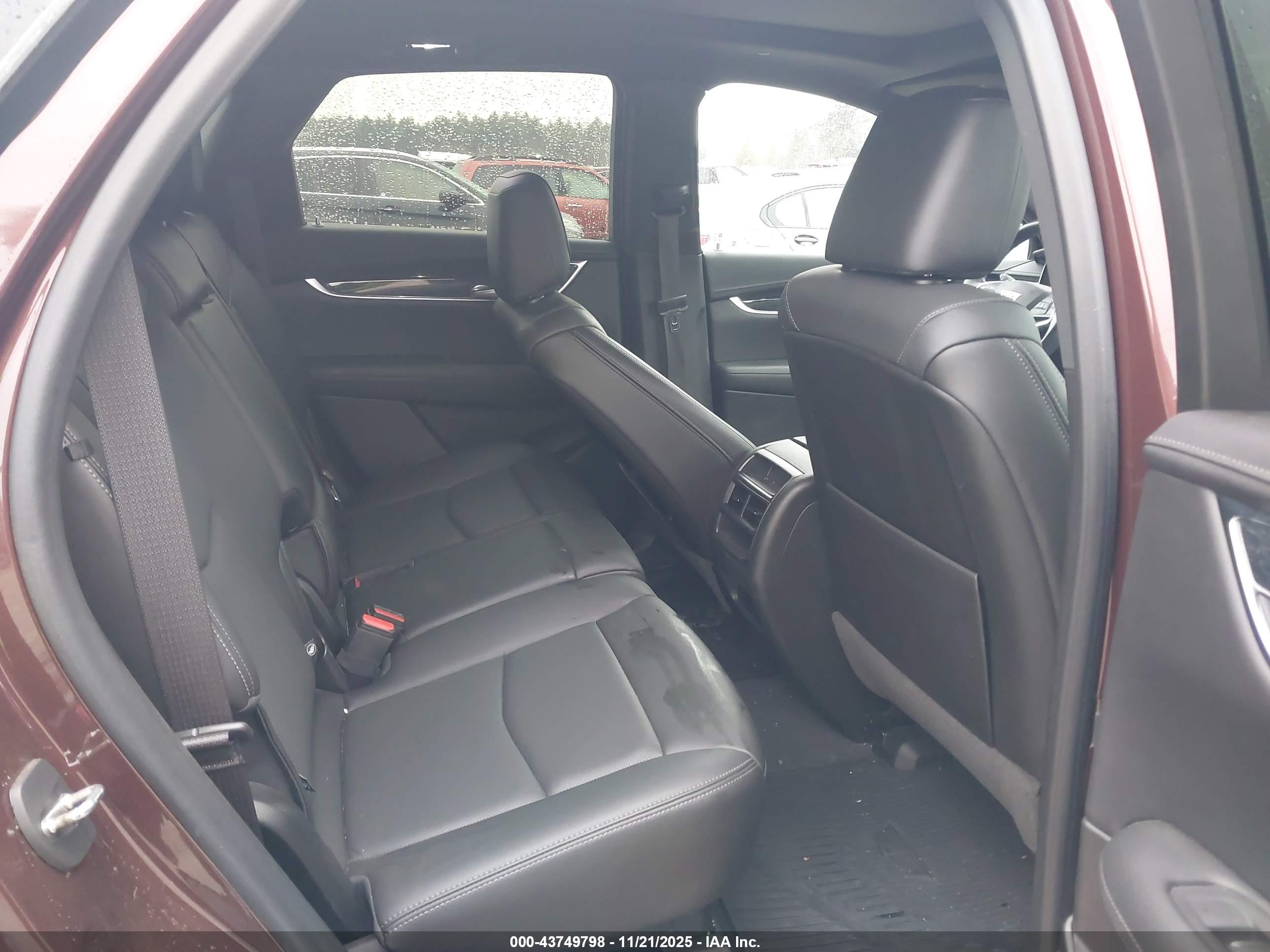 CADILLAC XT5 image 8