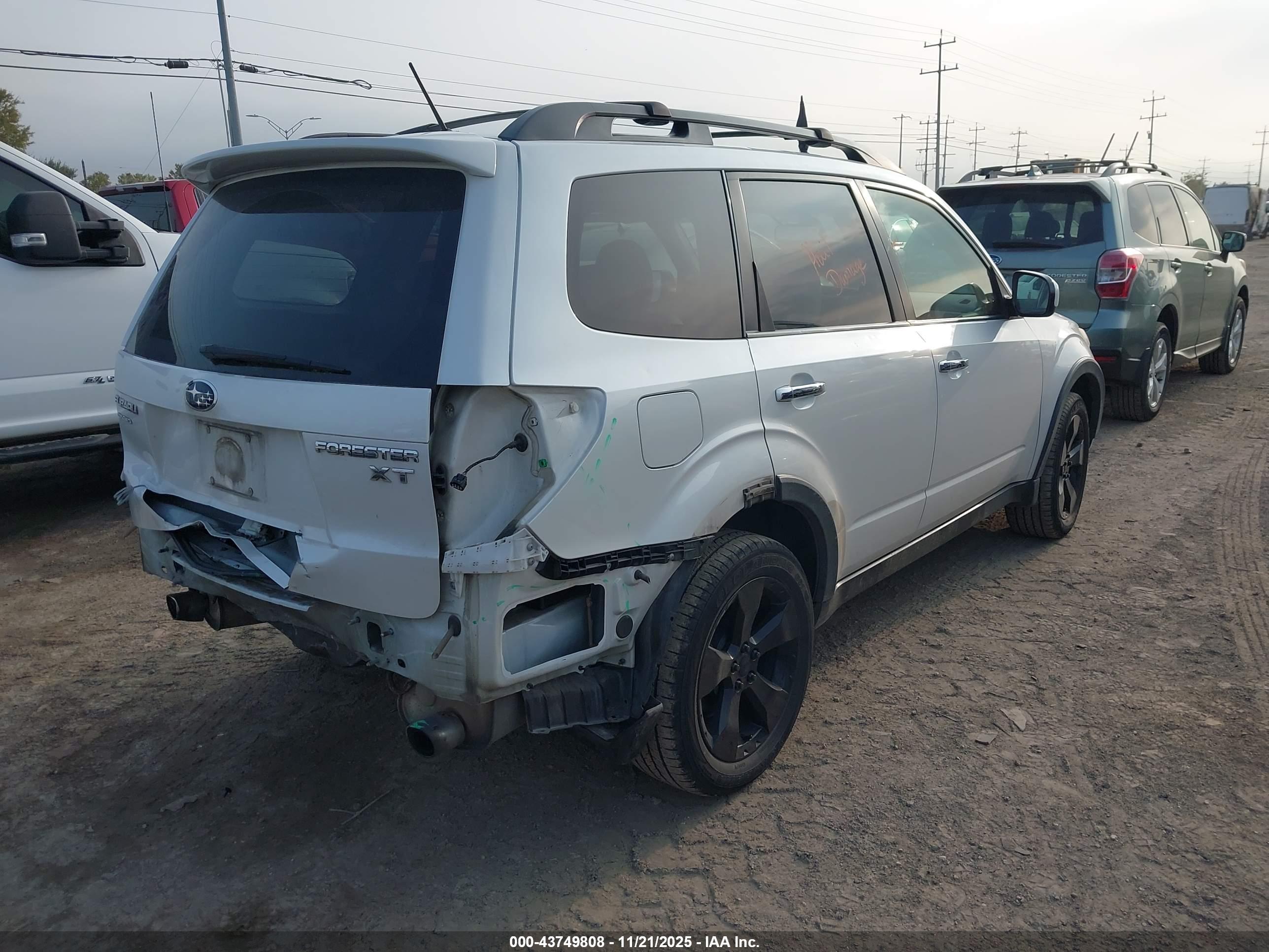 SUBARU FORESTER image 4