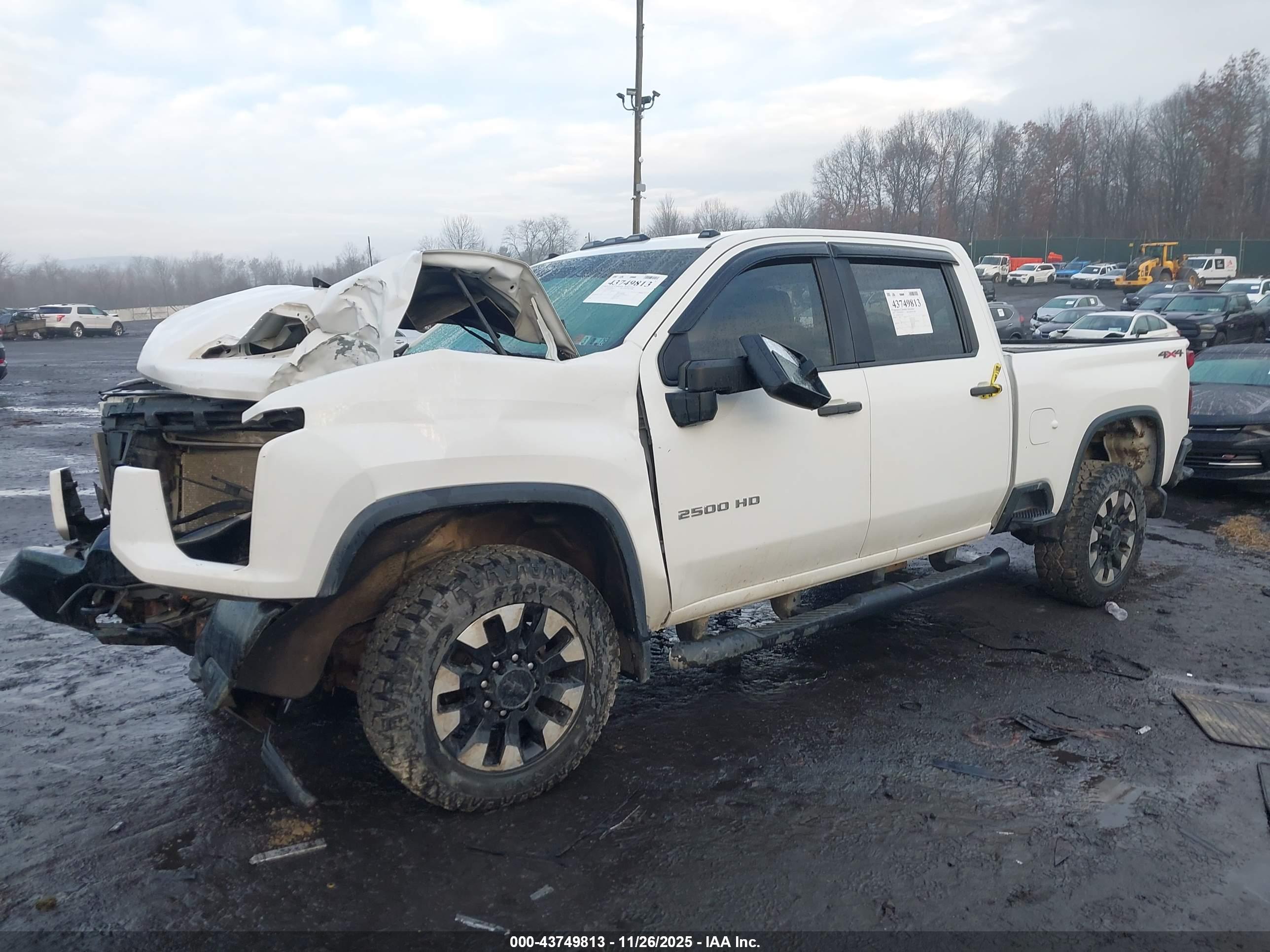 CHEVROLET SILVERADO image 2