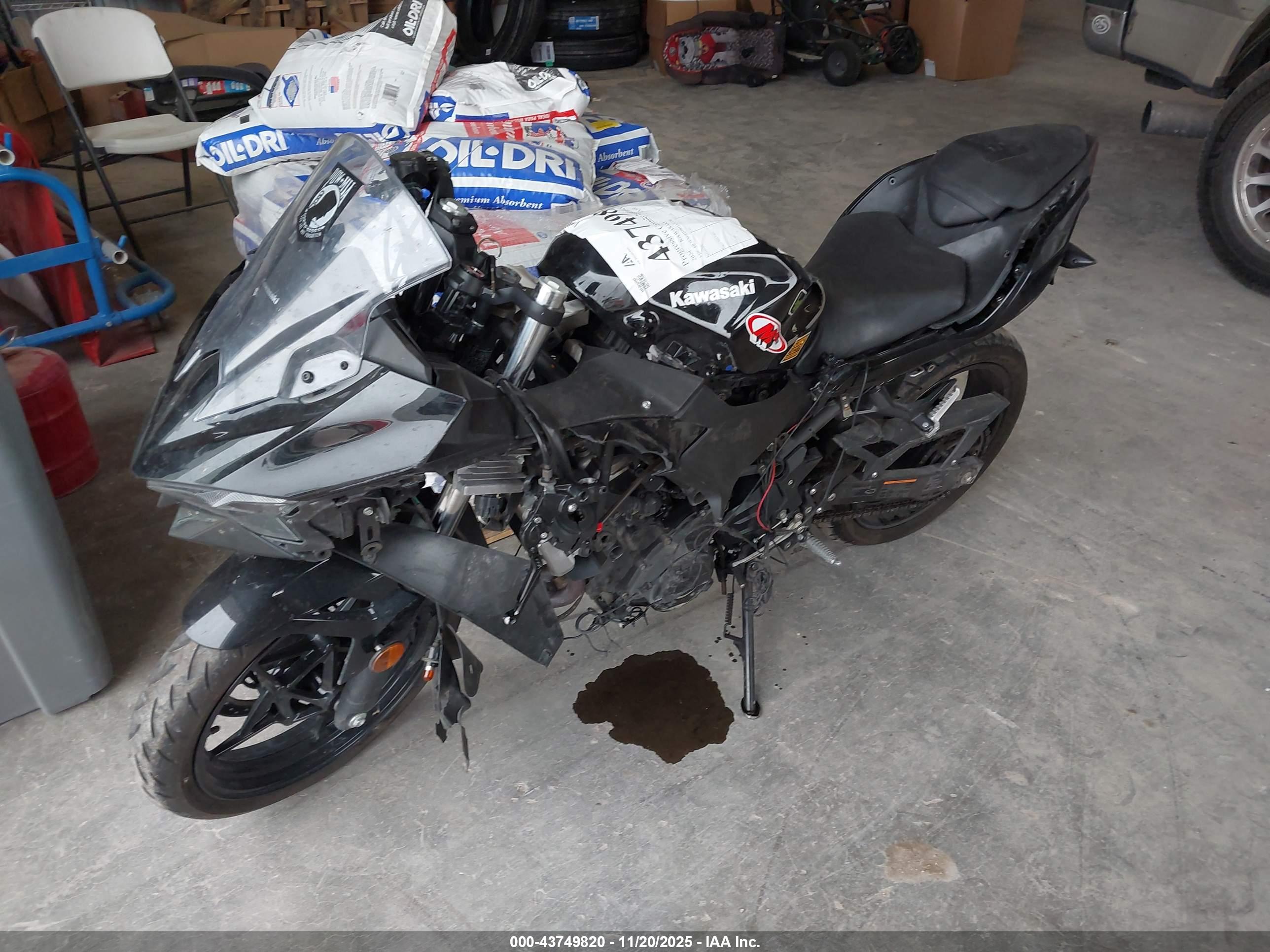 KAWASAKI EX500 image 2