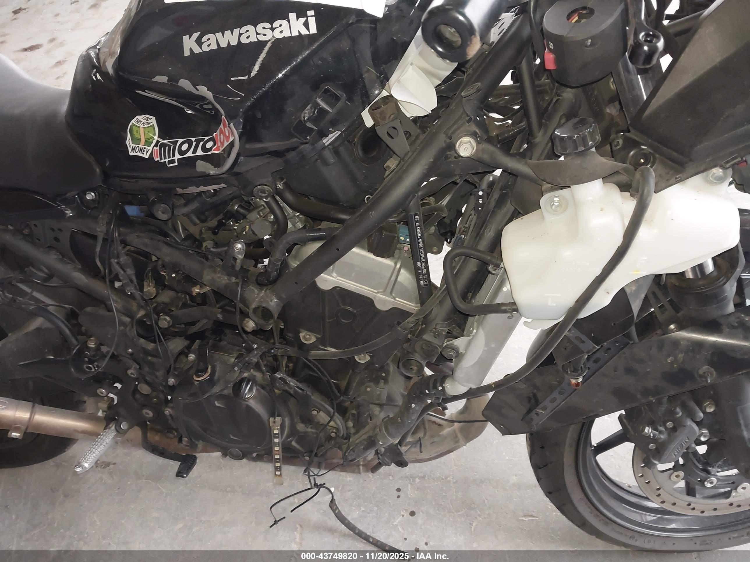 KAWASAKI EX500 image 8