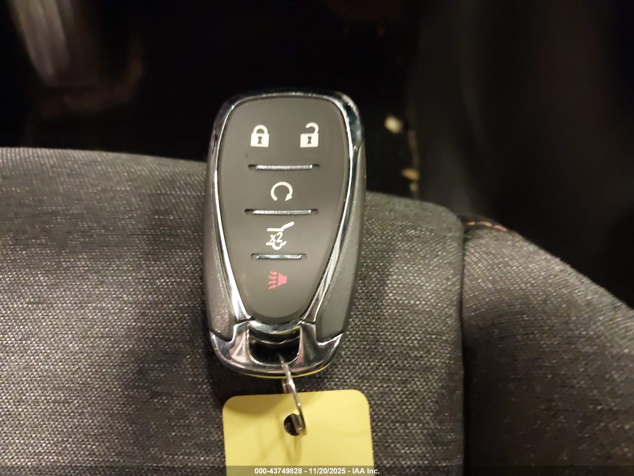 CHEVROLET EQUINOX image 11