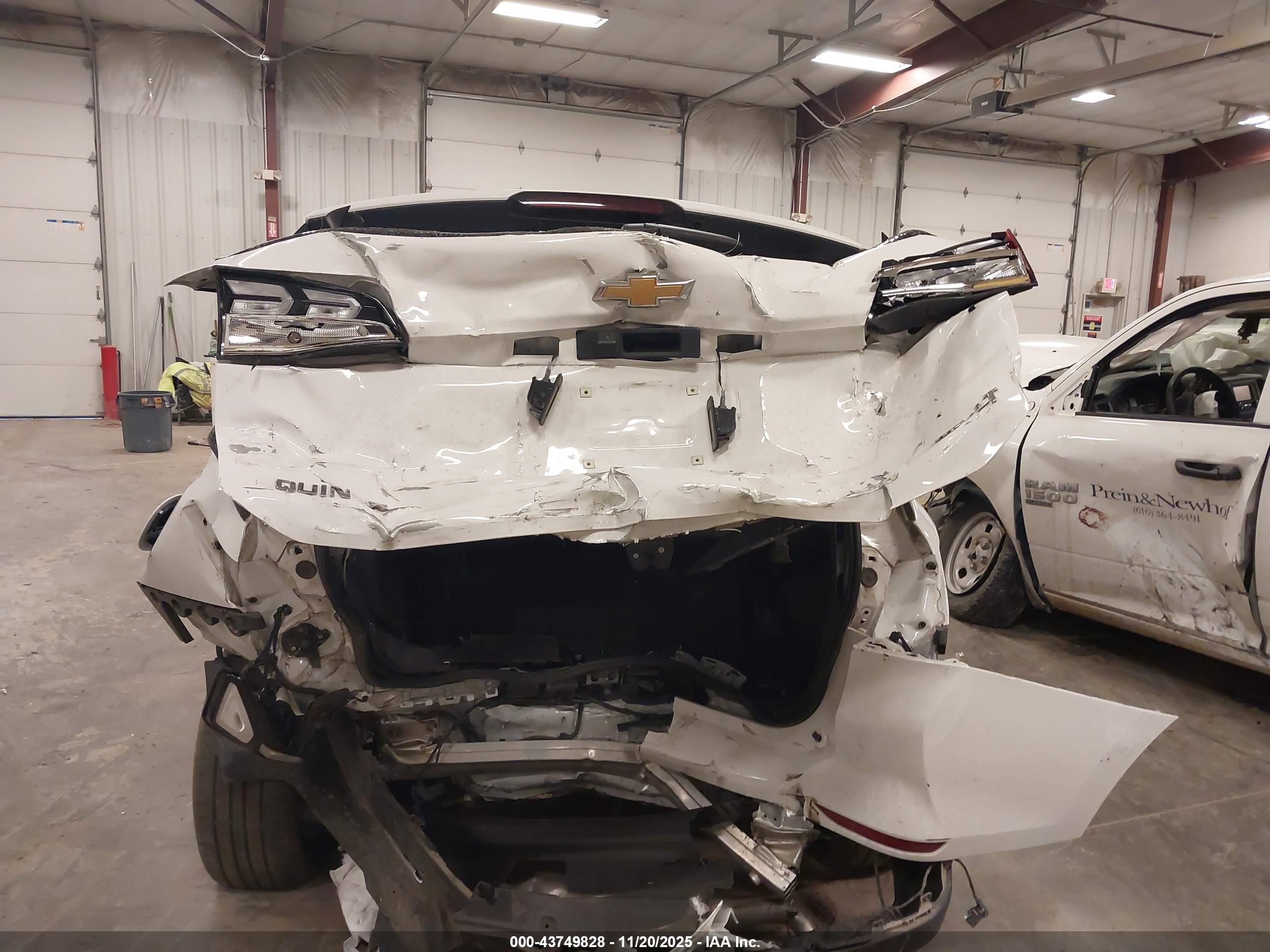 CHEVROLET EQUINOX image 6