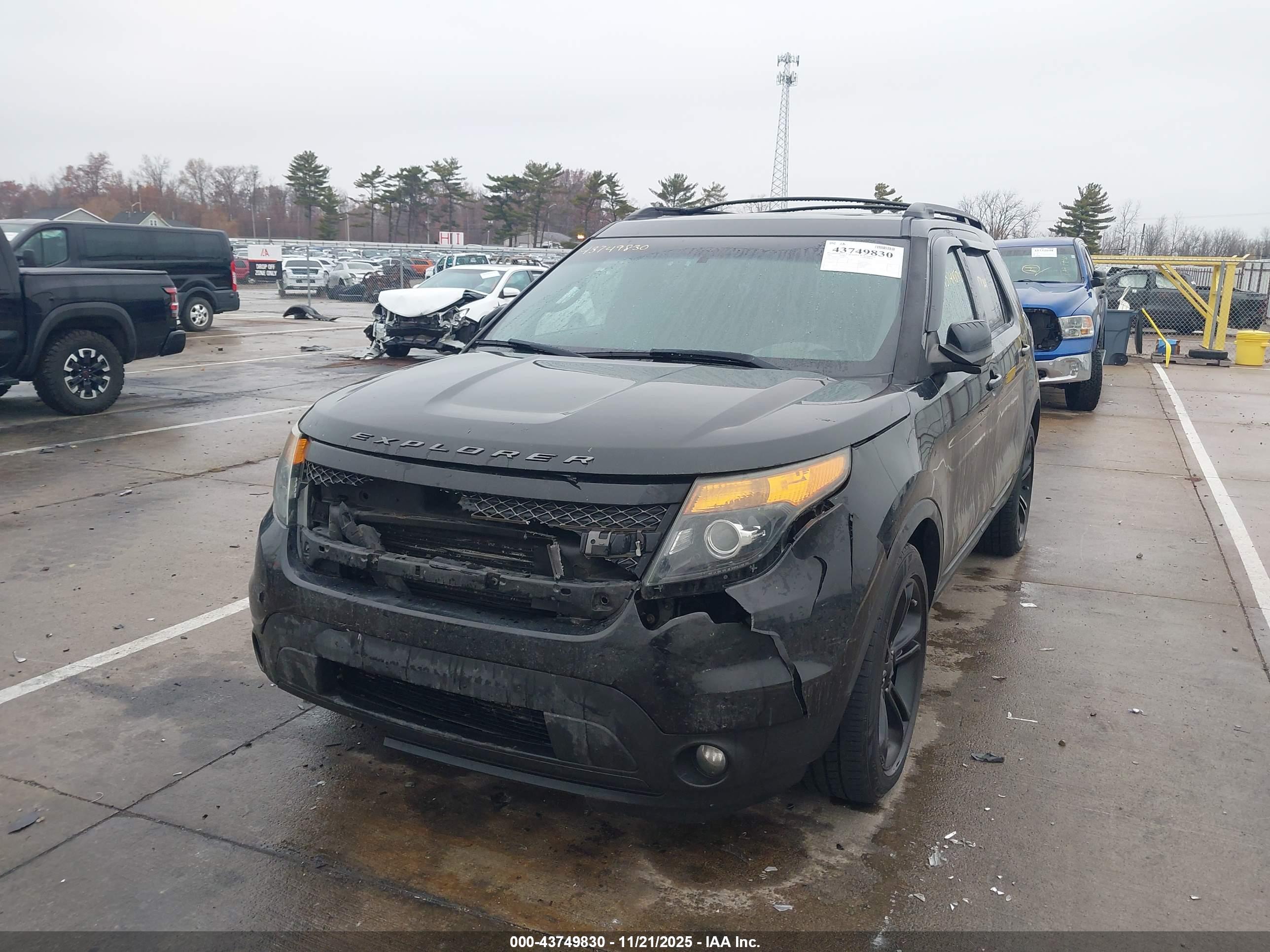 FORD EXPLORER image 6