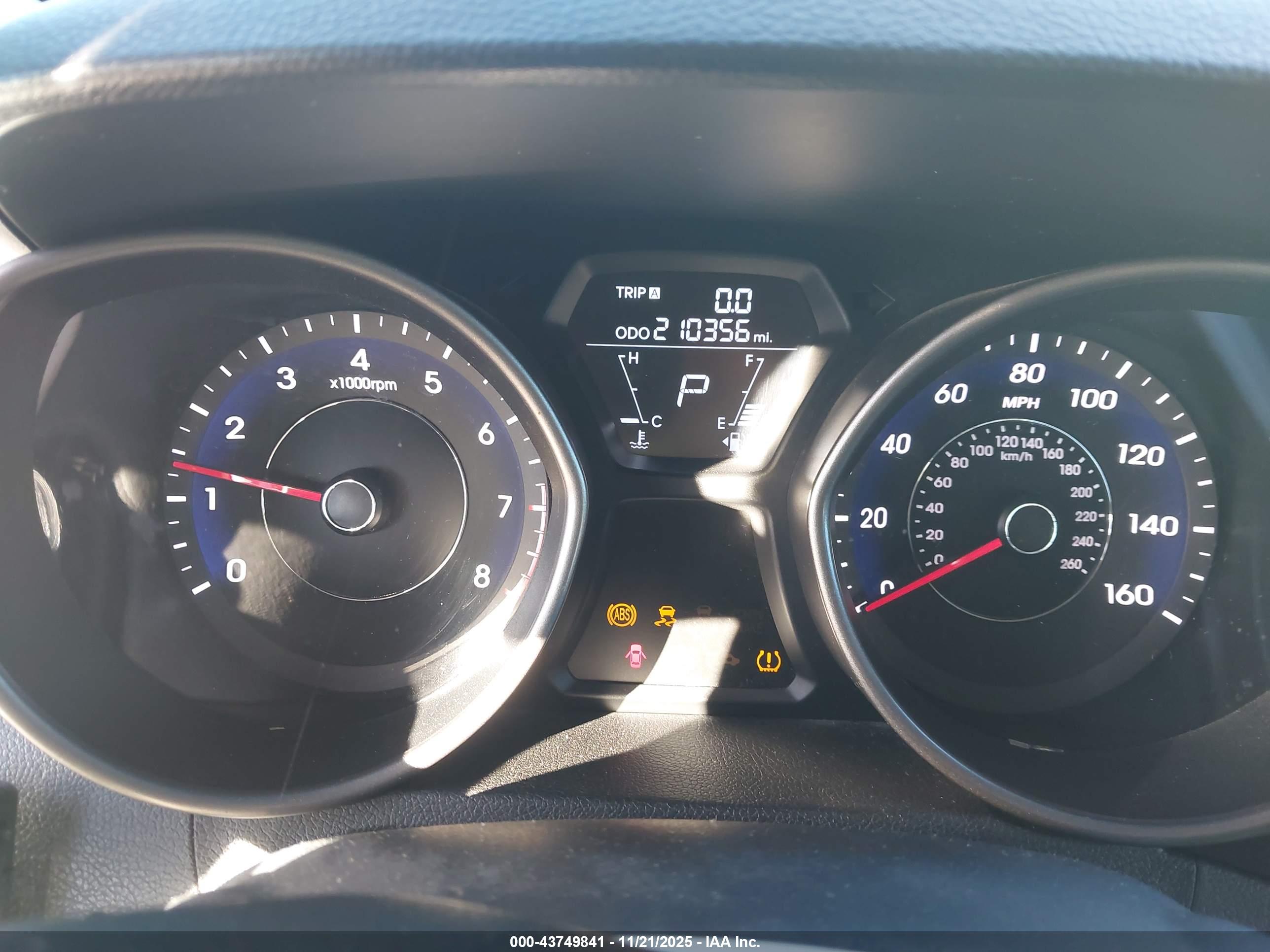 HYUNDAI ELANTRA image 7