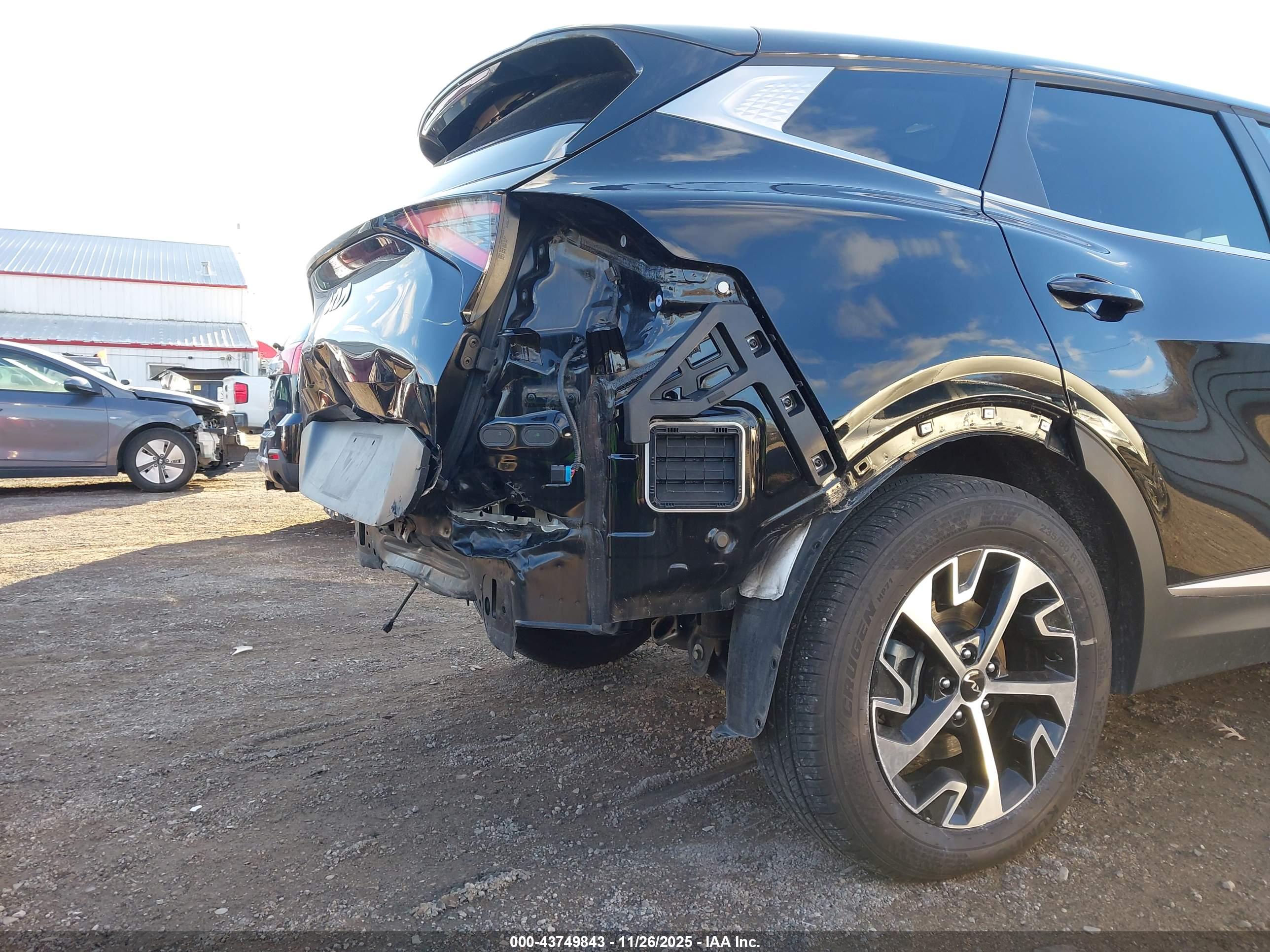 KIA SPORTAGE image 6