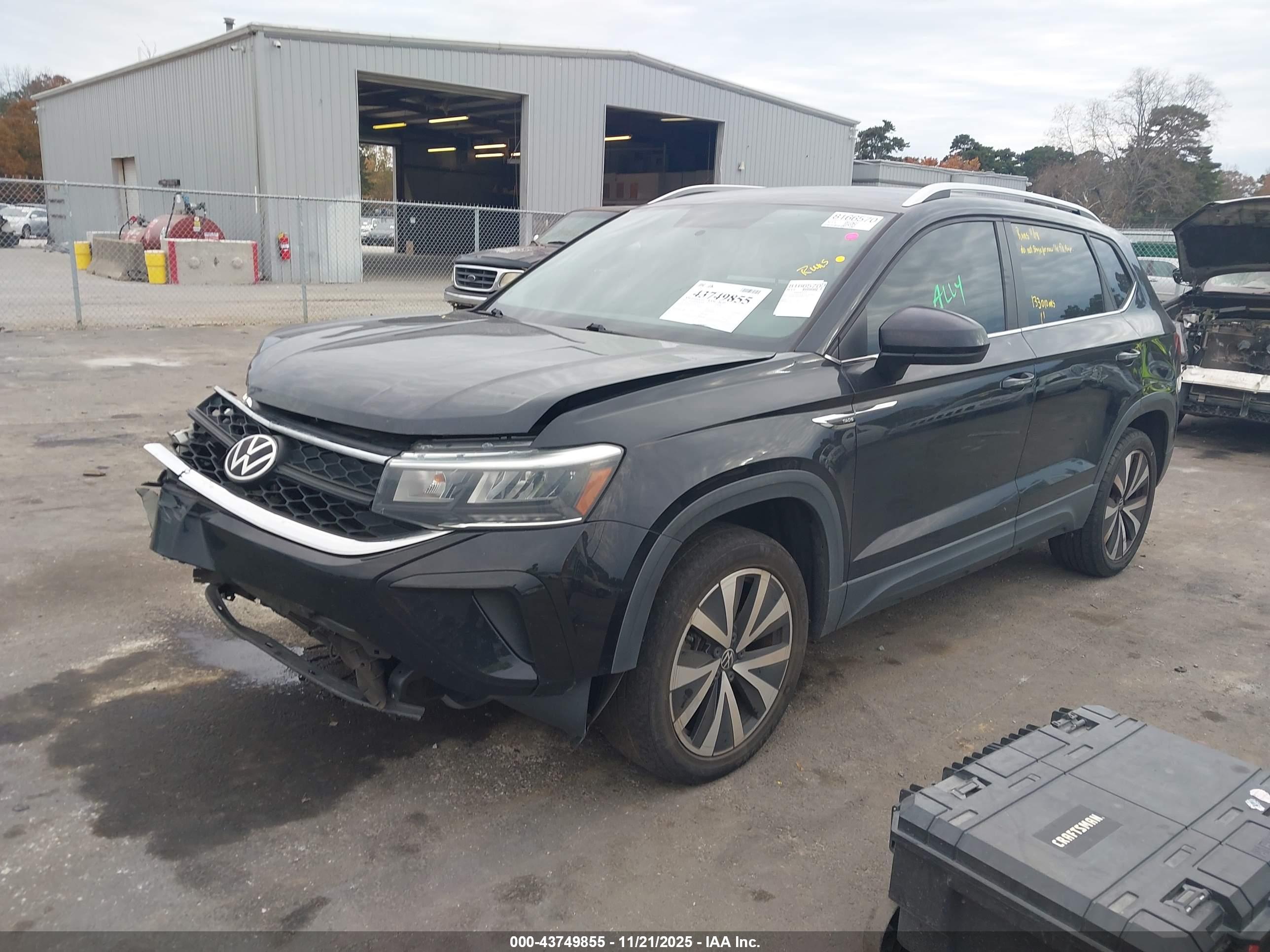 VOLKSWAGEN TAOS image 2