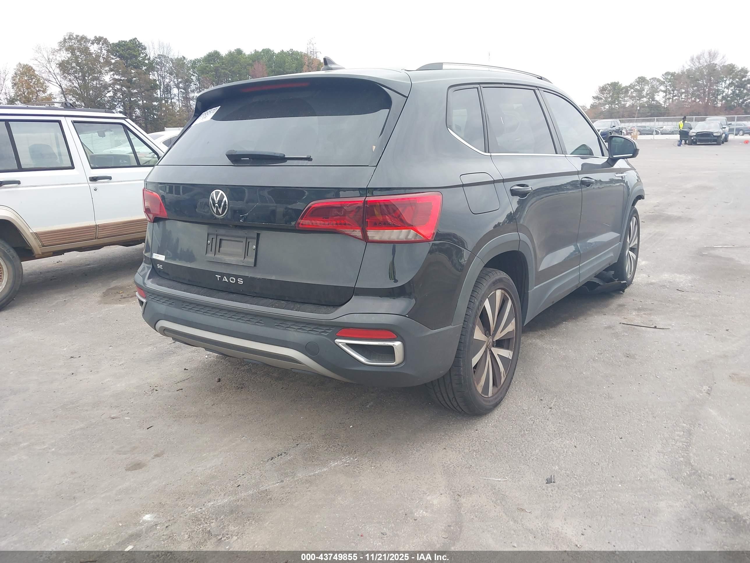 VOLKSWAGEN TAOS image 4