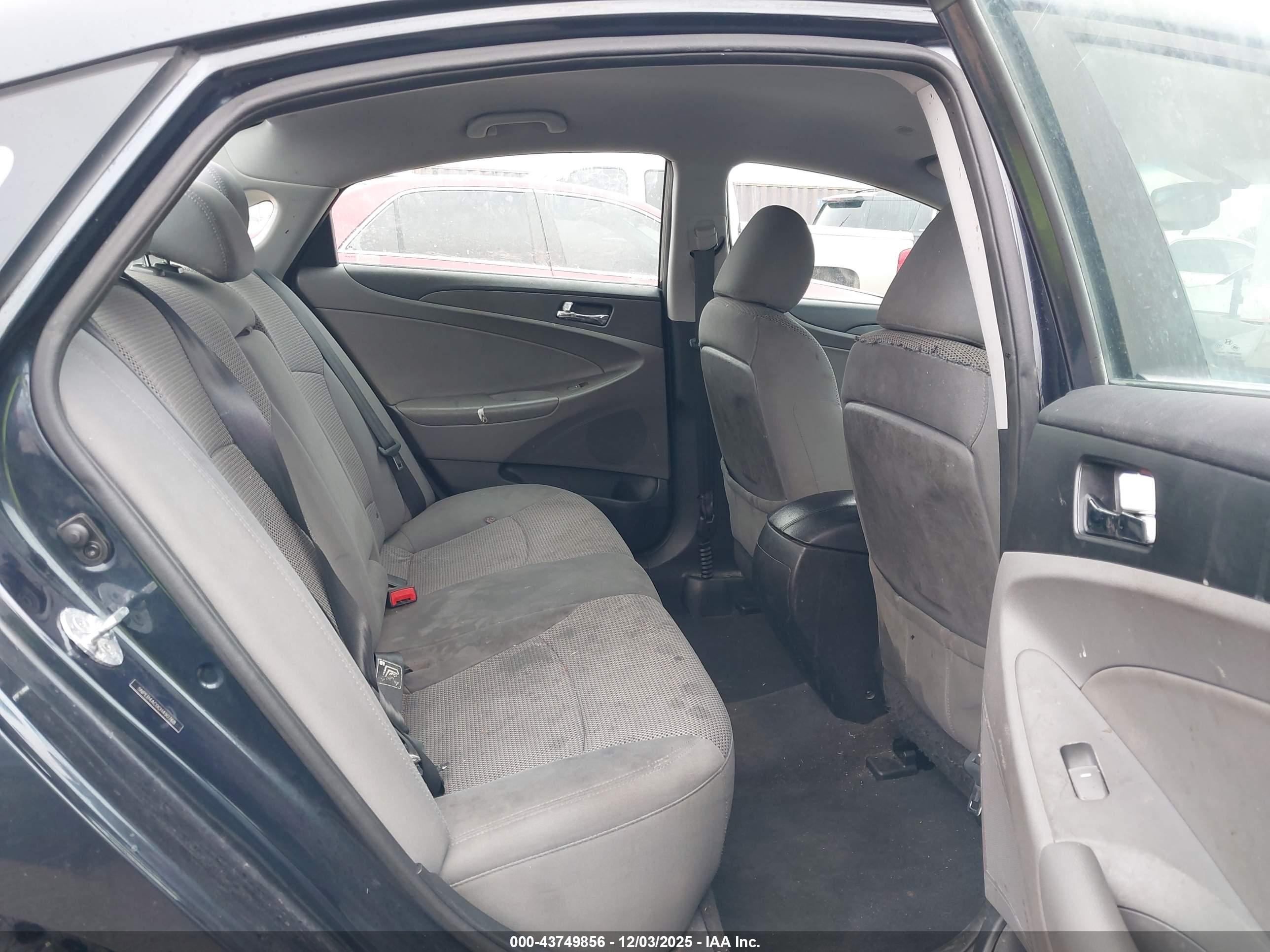 HYUNDAI SONATA image 8