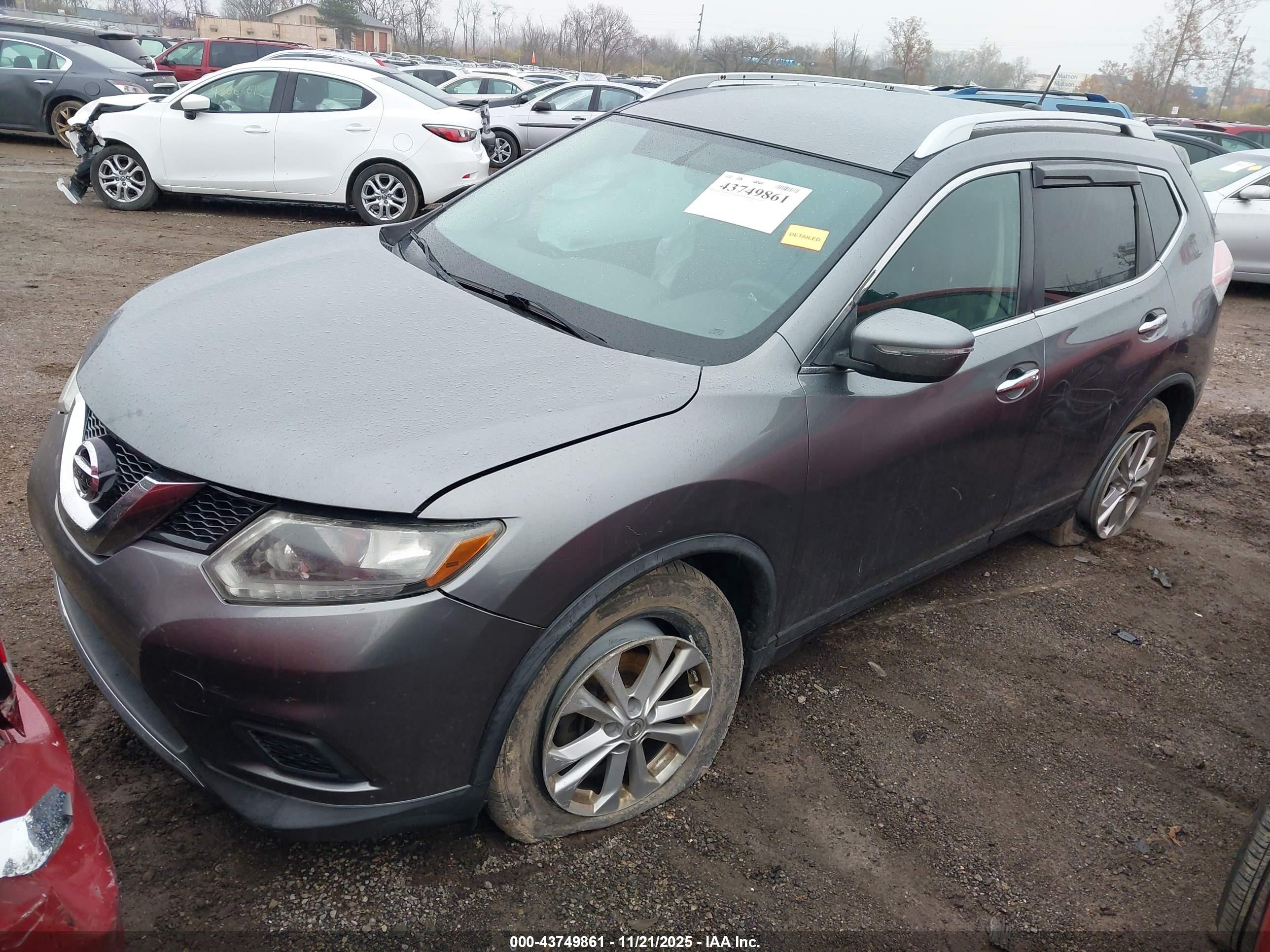 NISSAN ROGUE image 2