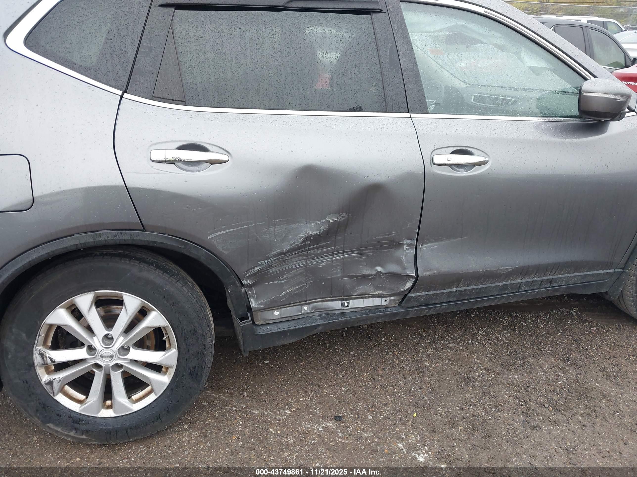 NISSAN ROGUE image 6
