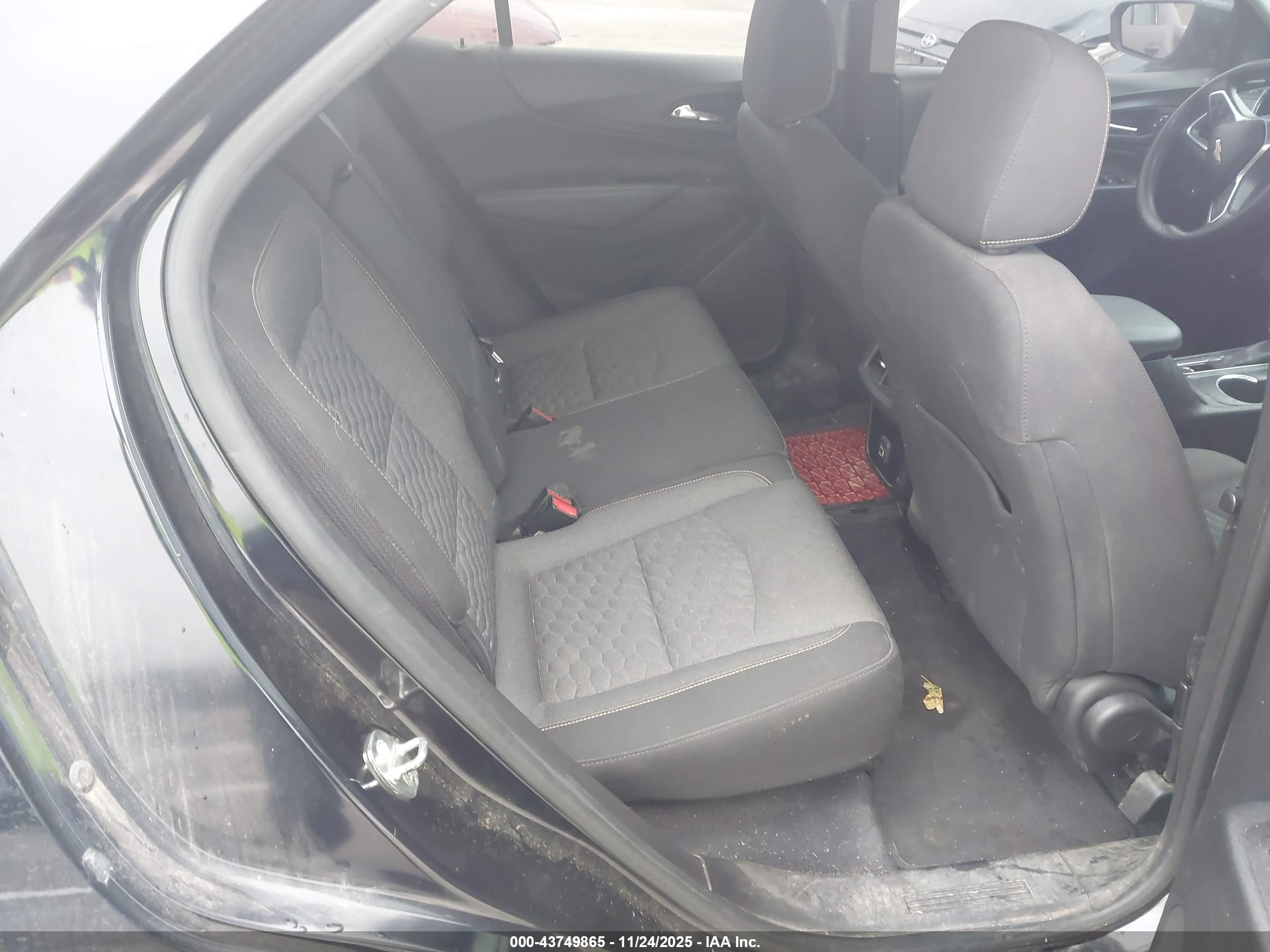 CHEVROLET EQUINOX image 8