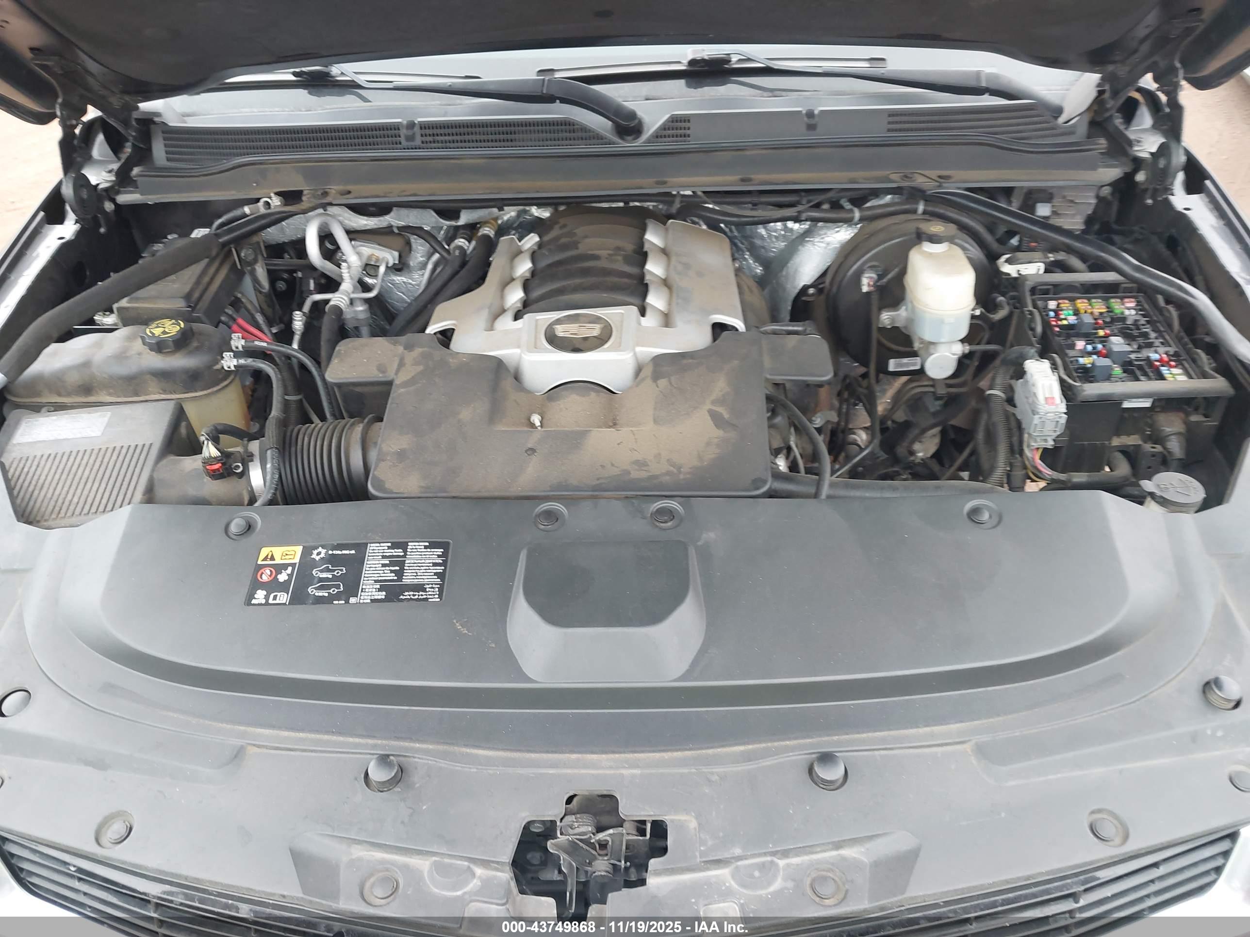 CADILLAC ESCALADE image 10
