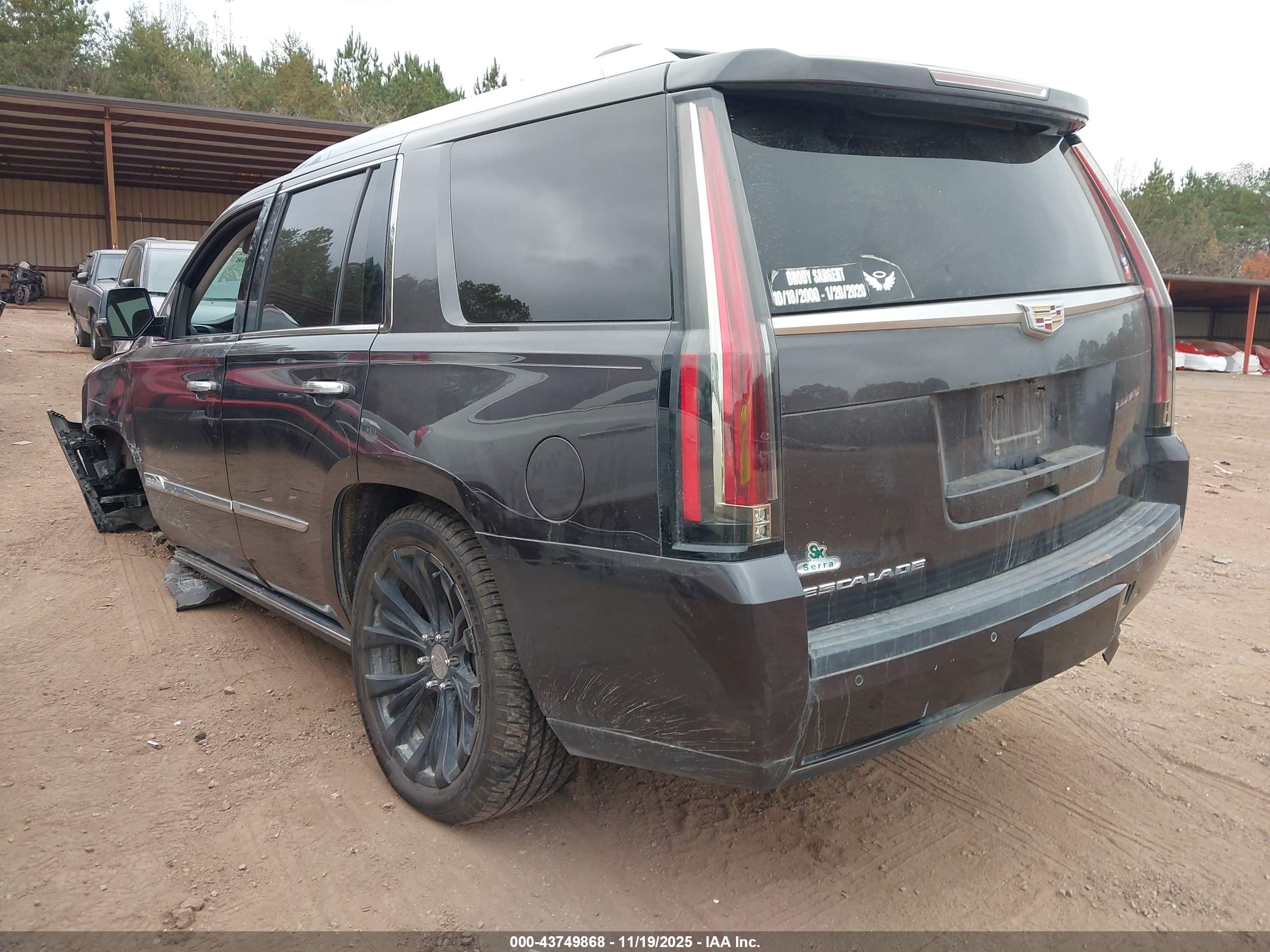 CADILLAC ESCALADE image 3