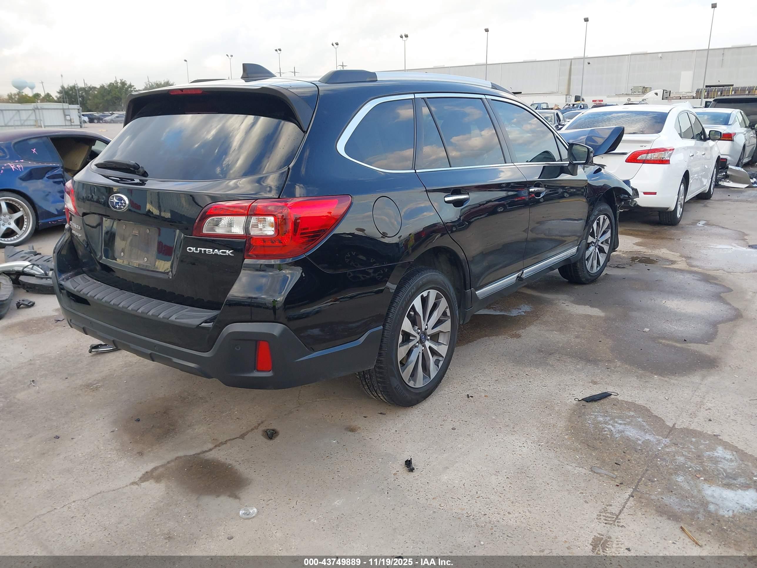 SUBARU OUTBACK image 4