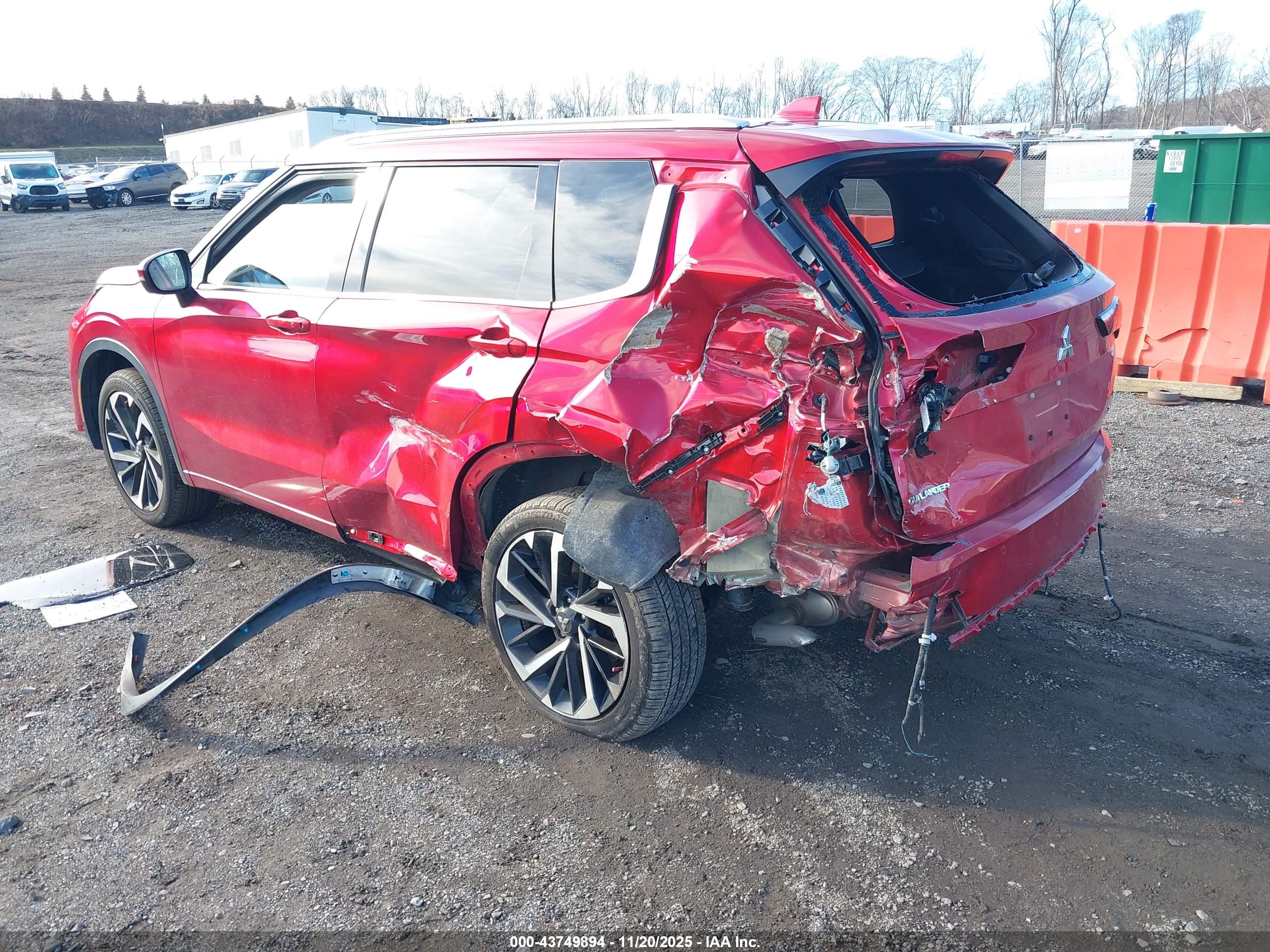 MITSUBISHI OUTLANDER image 3