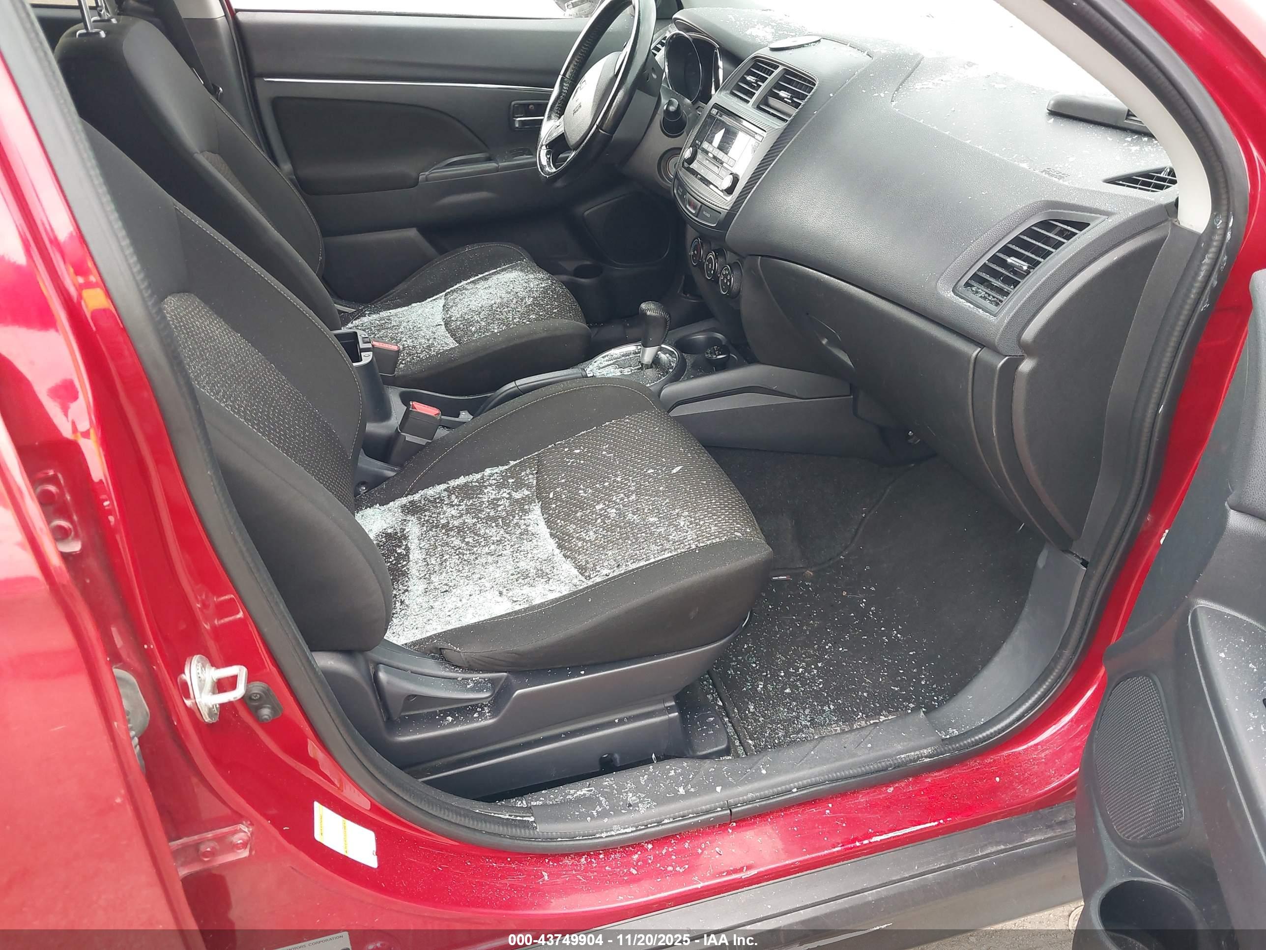 MITSUBISHI OUTLANDER image 5