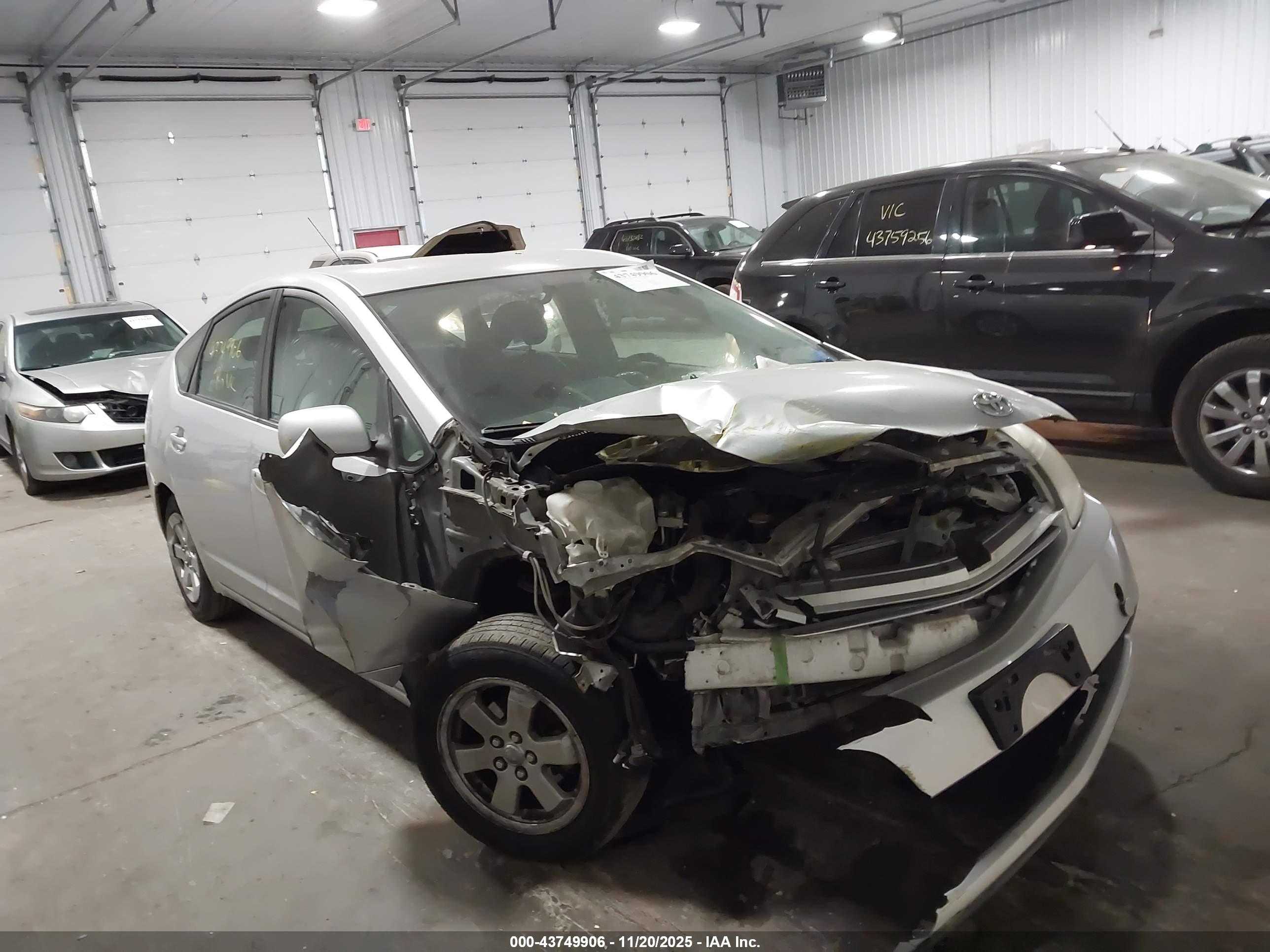 TOYOTA PRIUS image 6