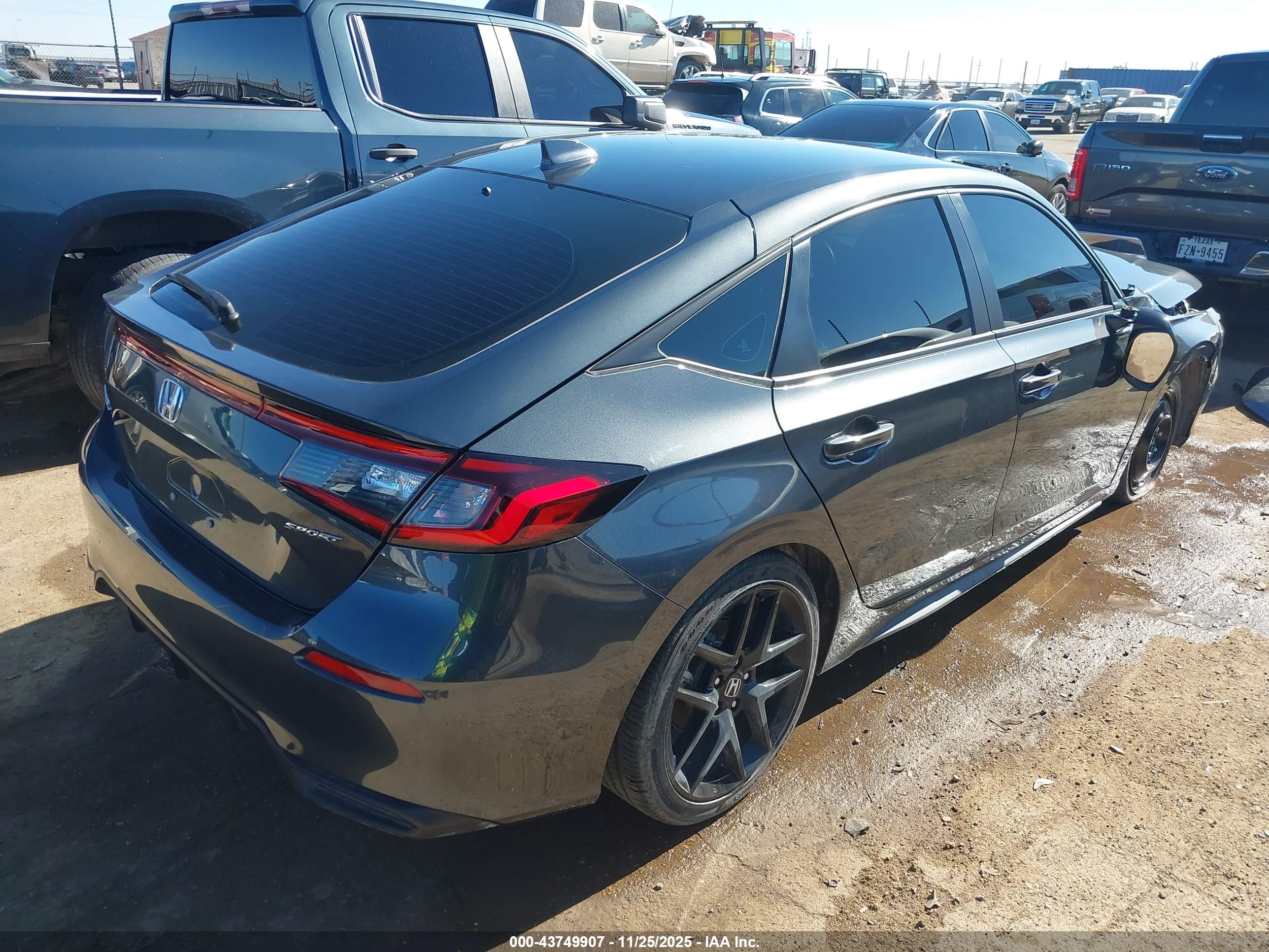 HONDA CIVIC image 4