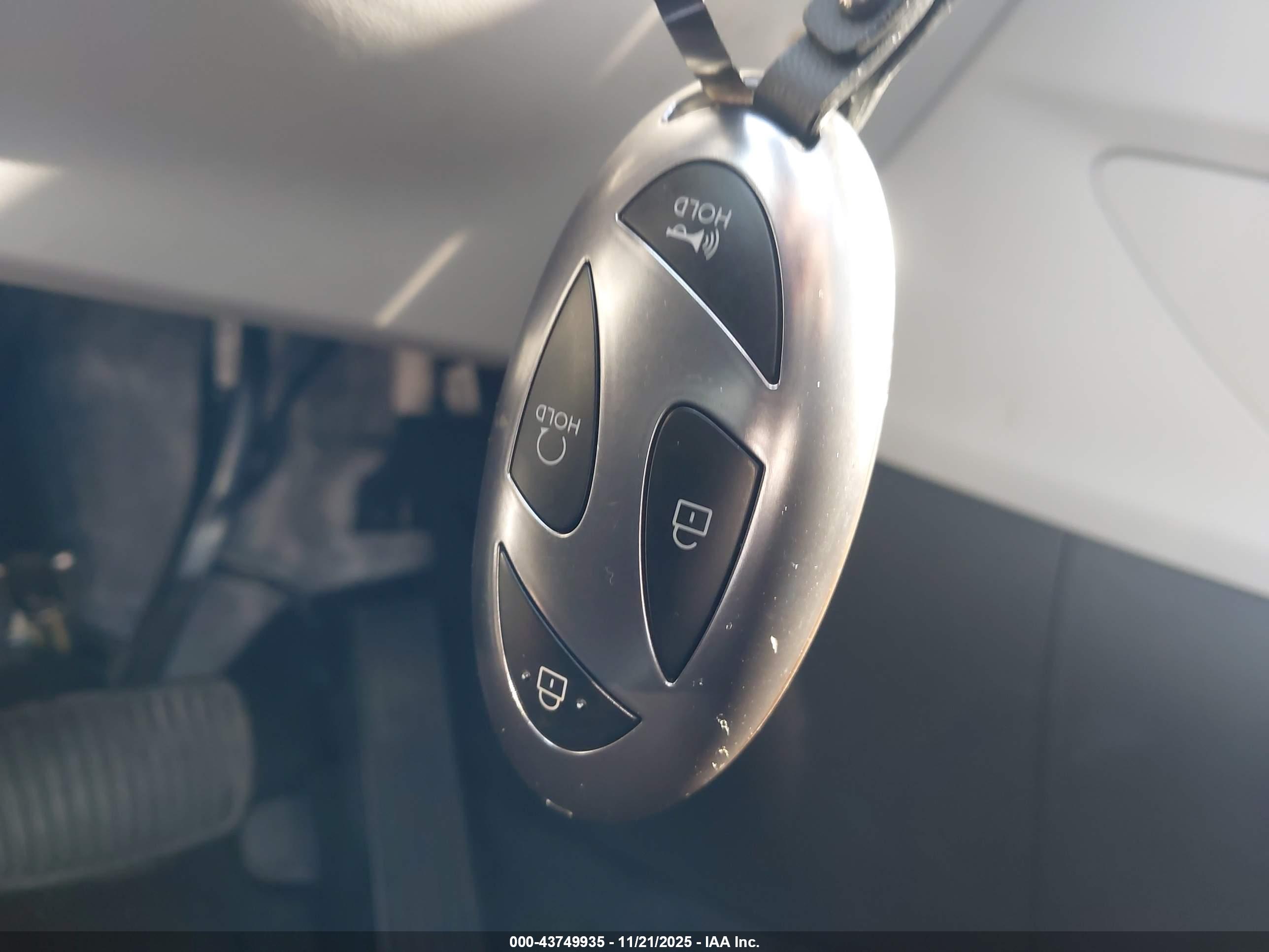 HYUNDAI TUCSON image 11