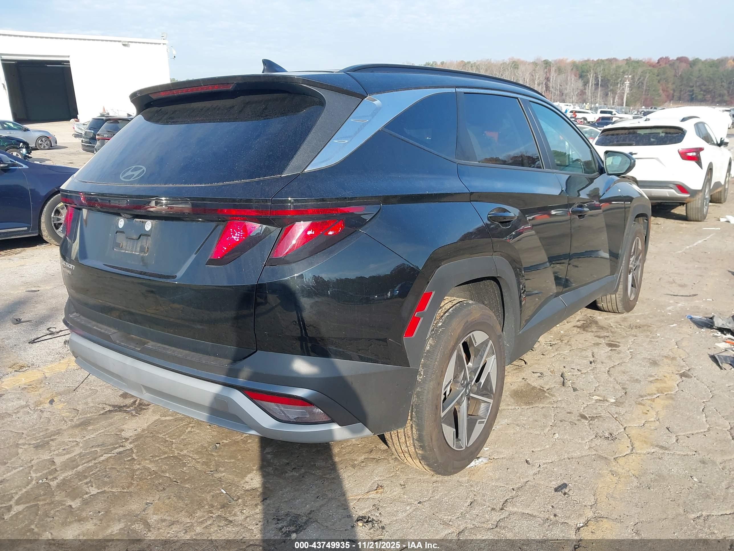 HYUNDAI TUCSON image 4
