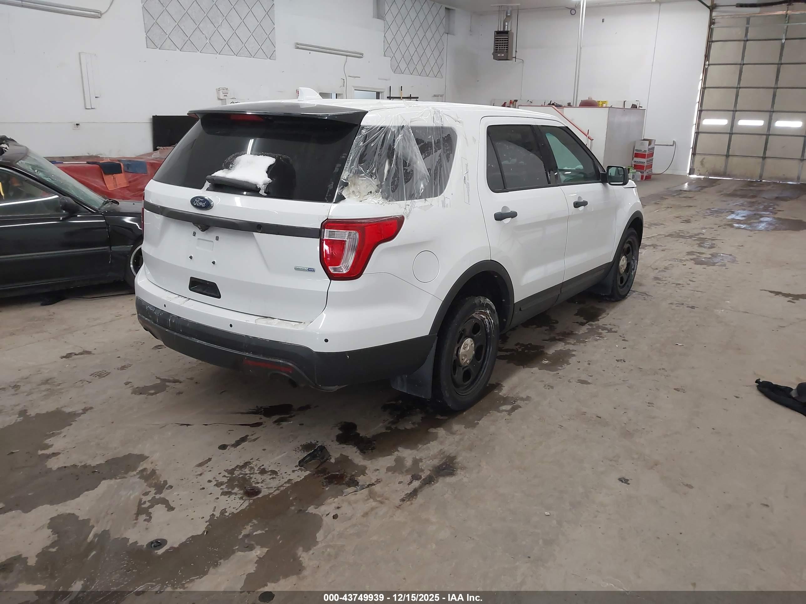 FORD UTILITY image 4