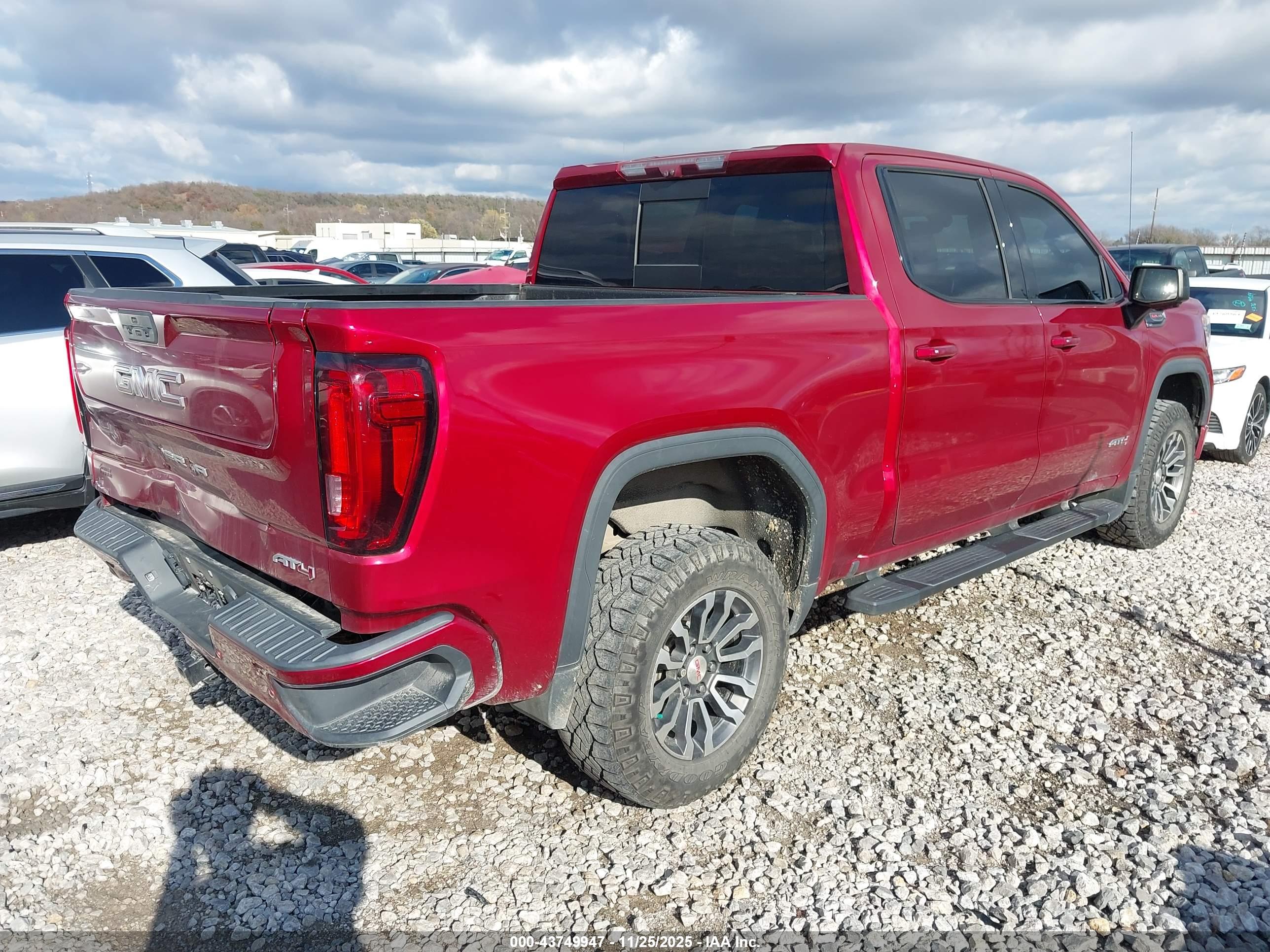 GMC SIERRA image 4