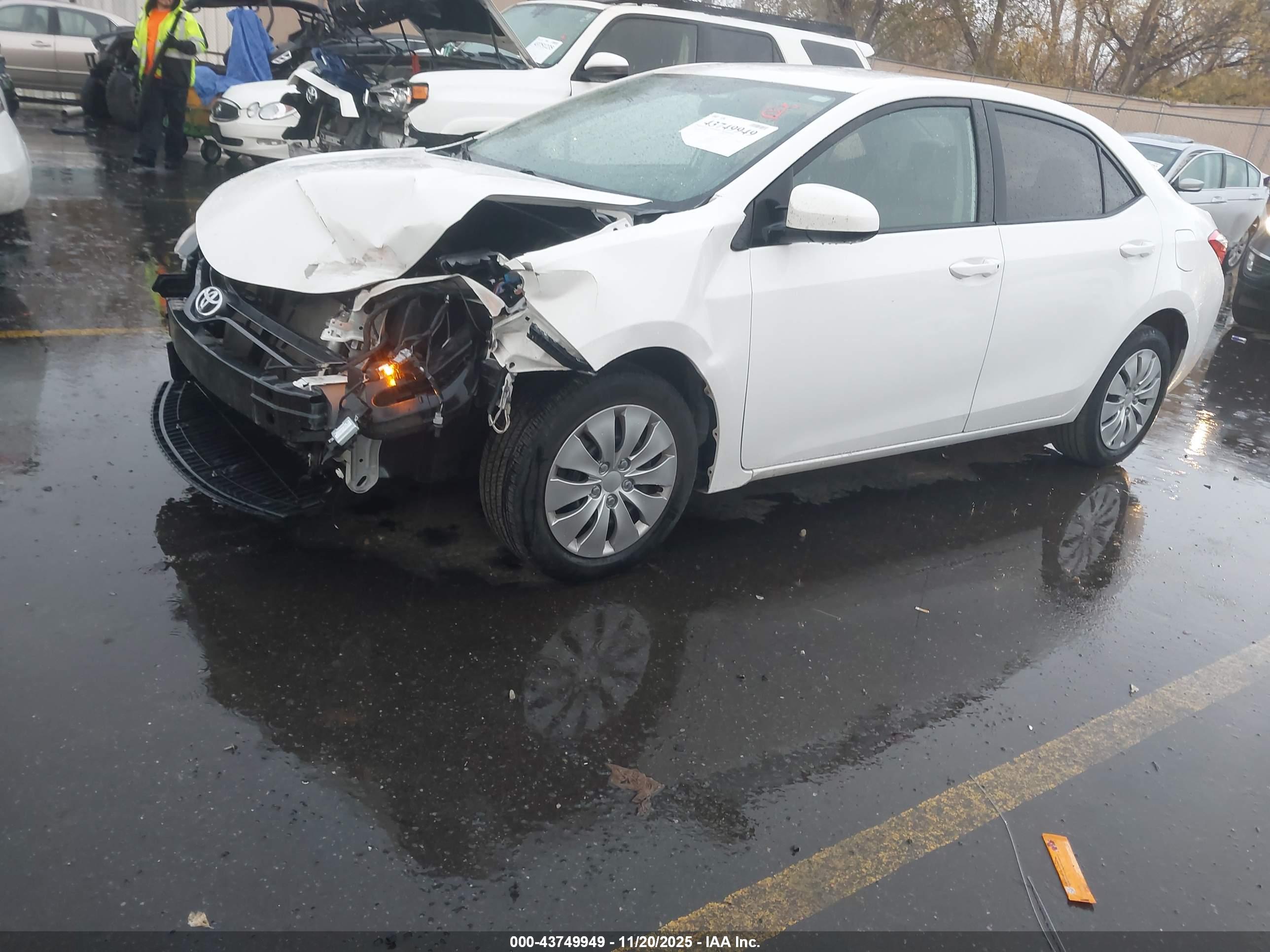 TOYOTA COROLLA image 2