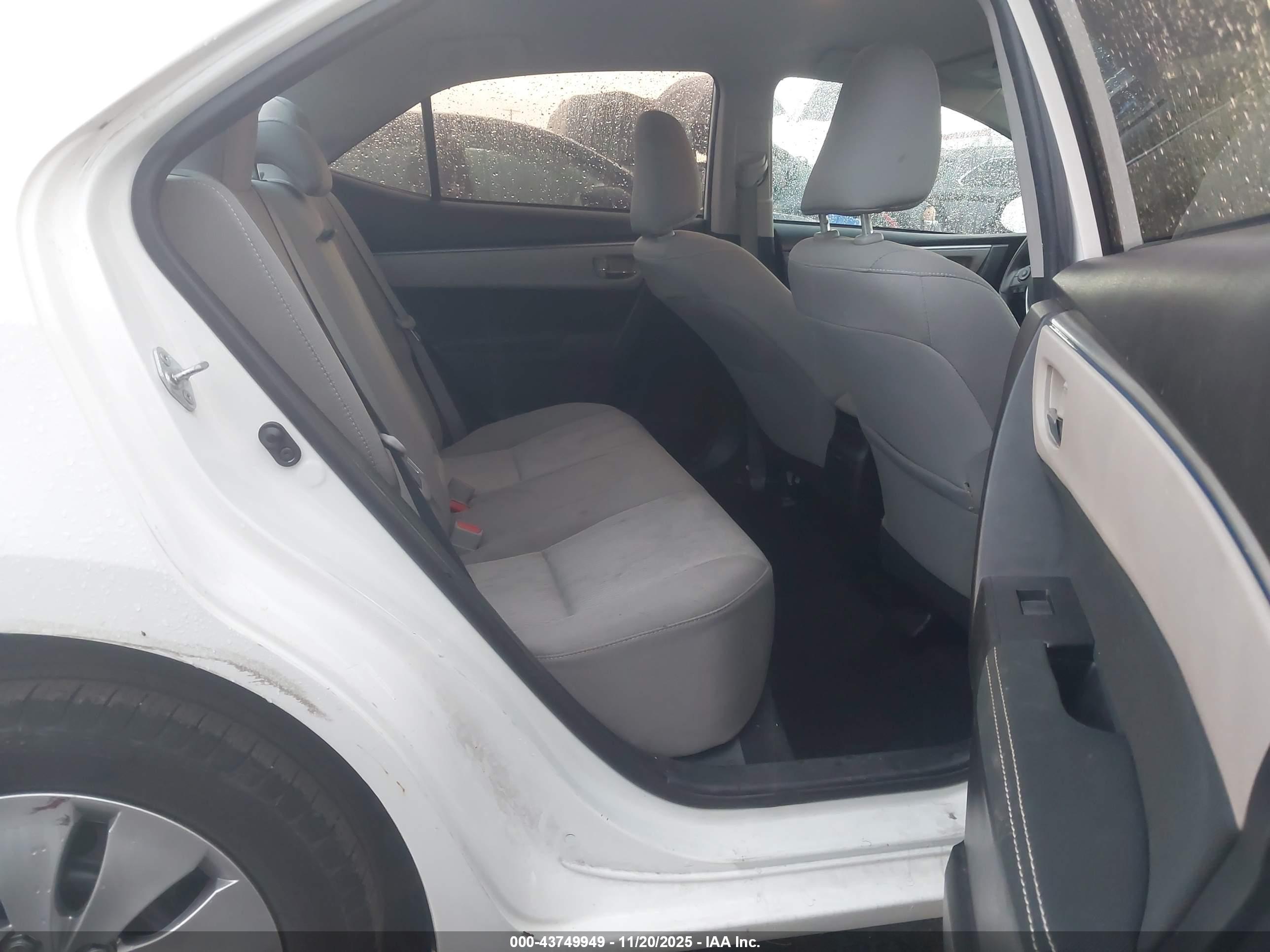 TOYOTA COROLLA image 8