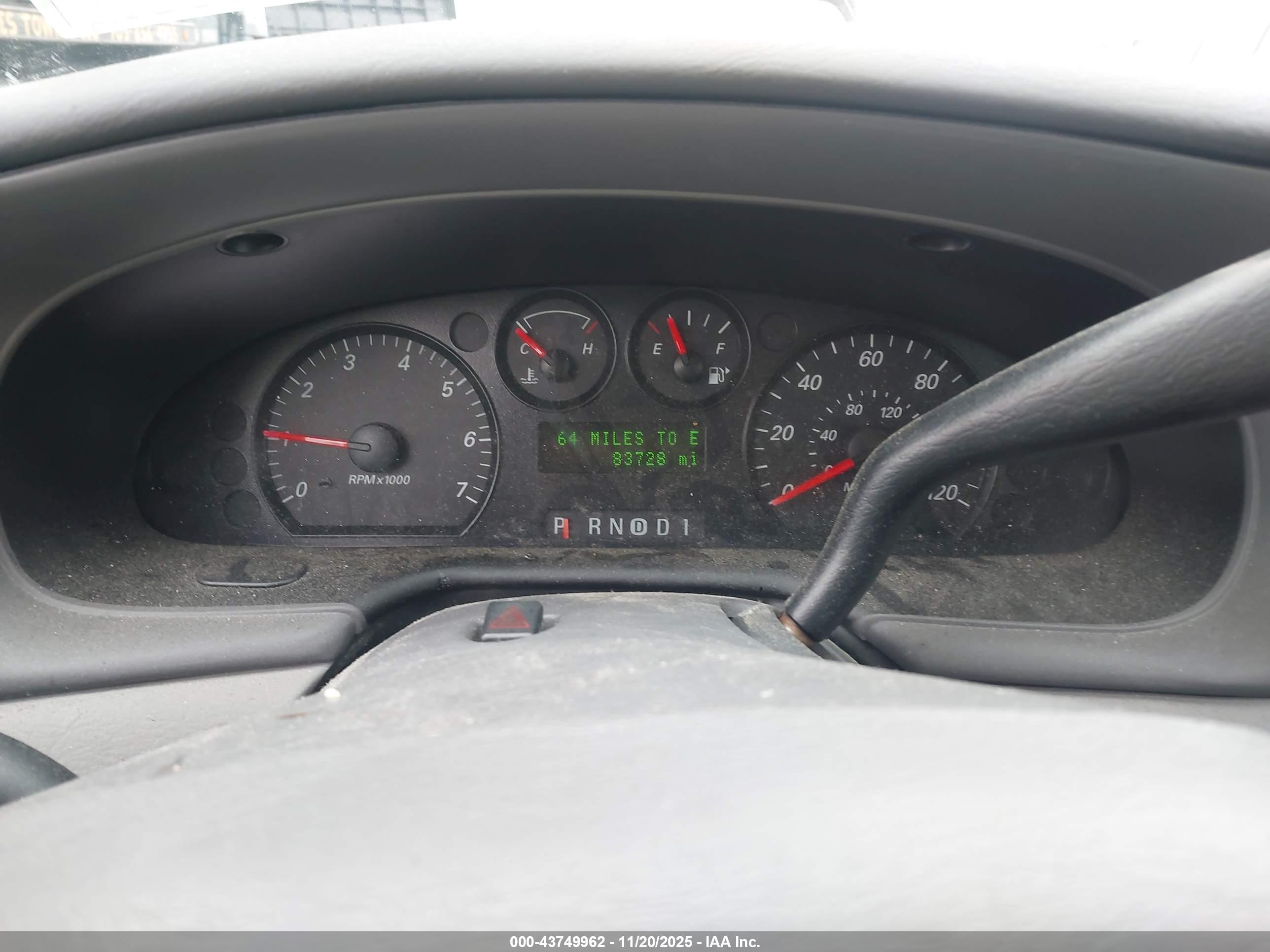 FORD TAURUS image 7