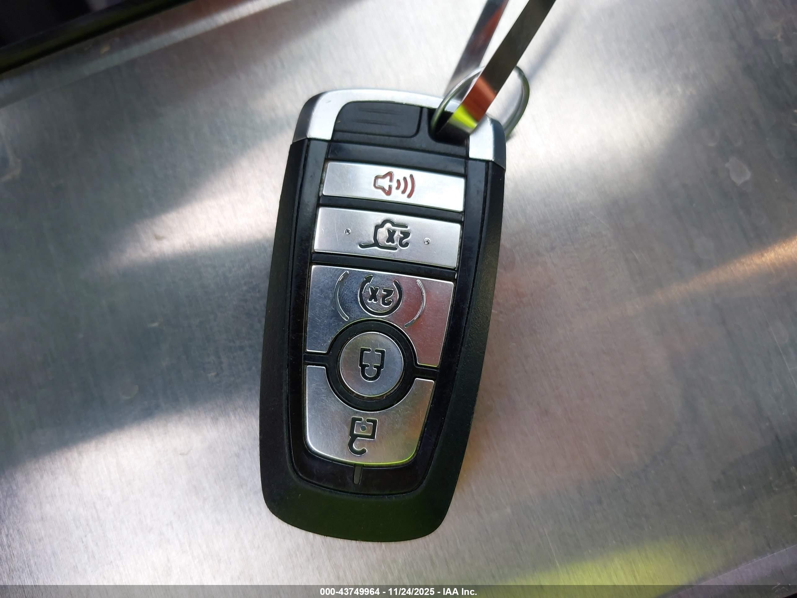FORD ESCAPE image 11